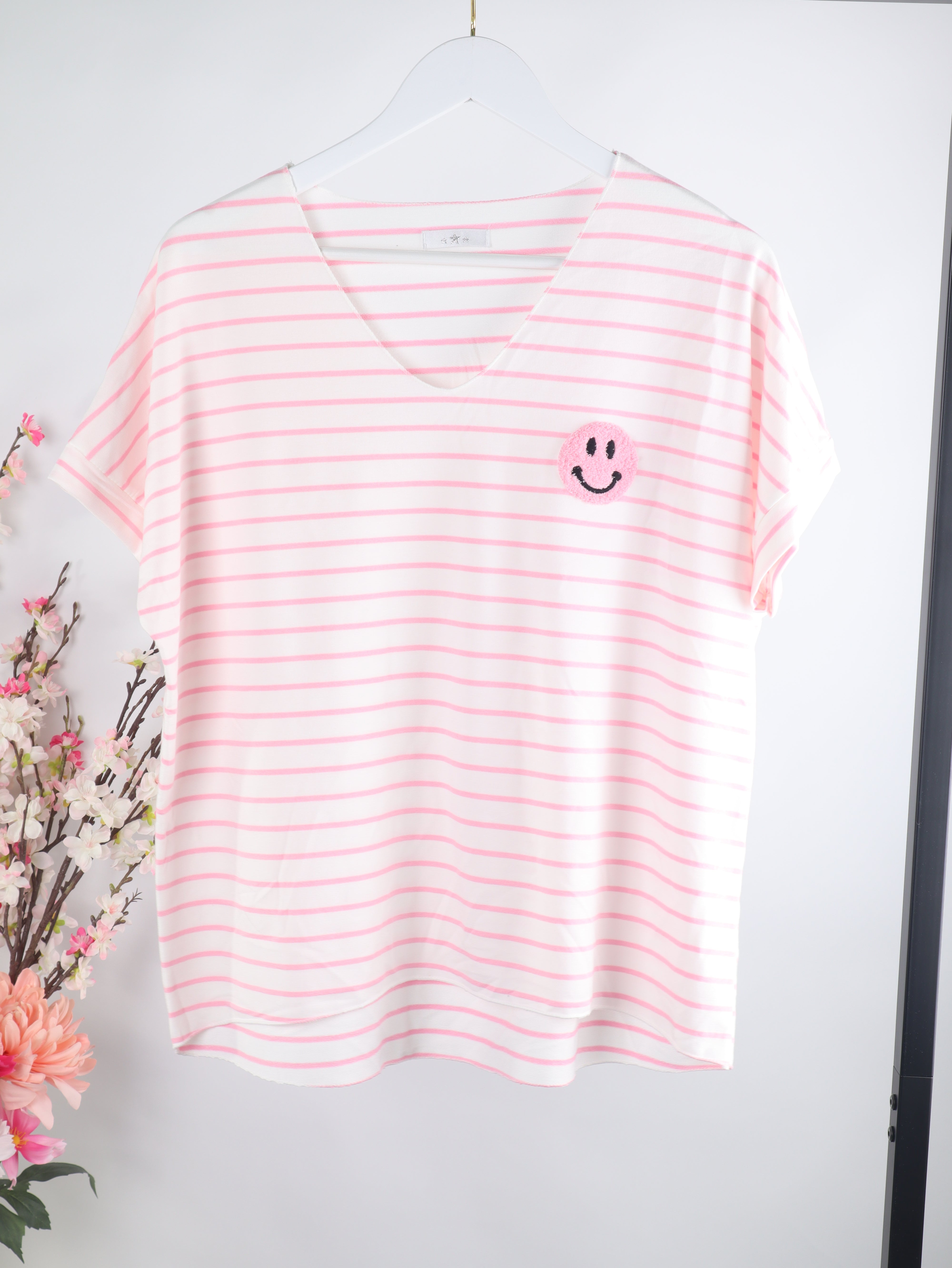 Gestreiftes Shirt mit Smiley-Patch