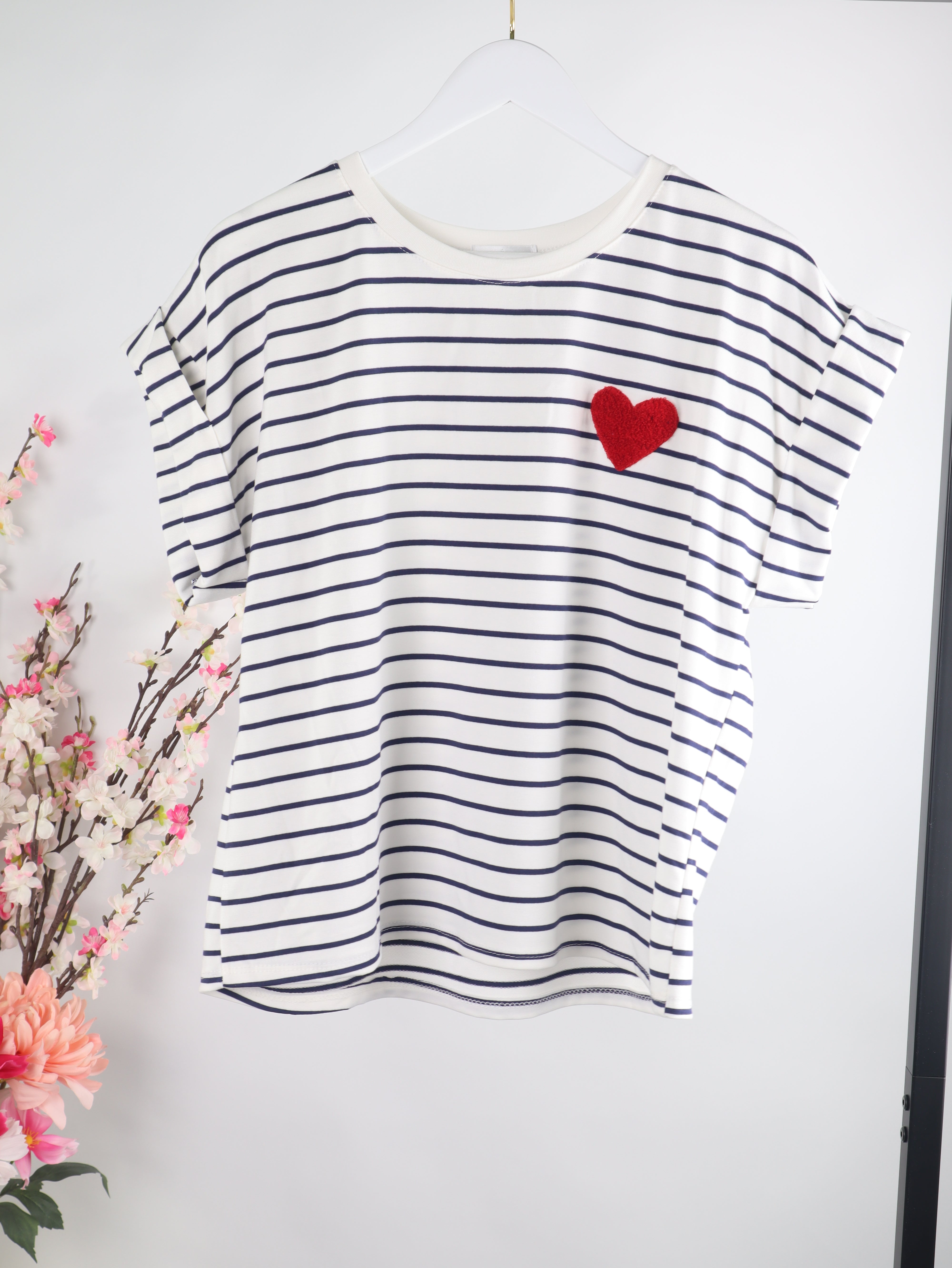 Gestreiftes Shirt mit Herz-Patch