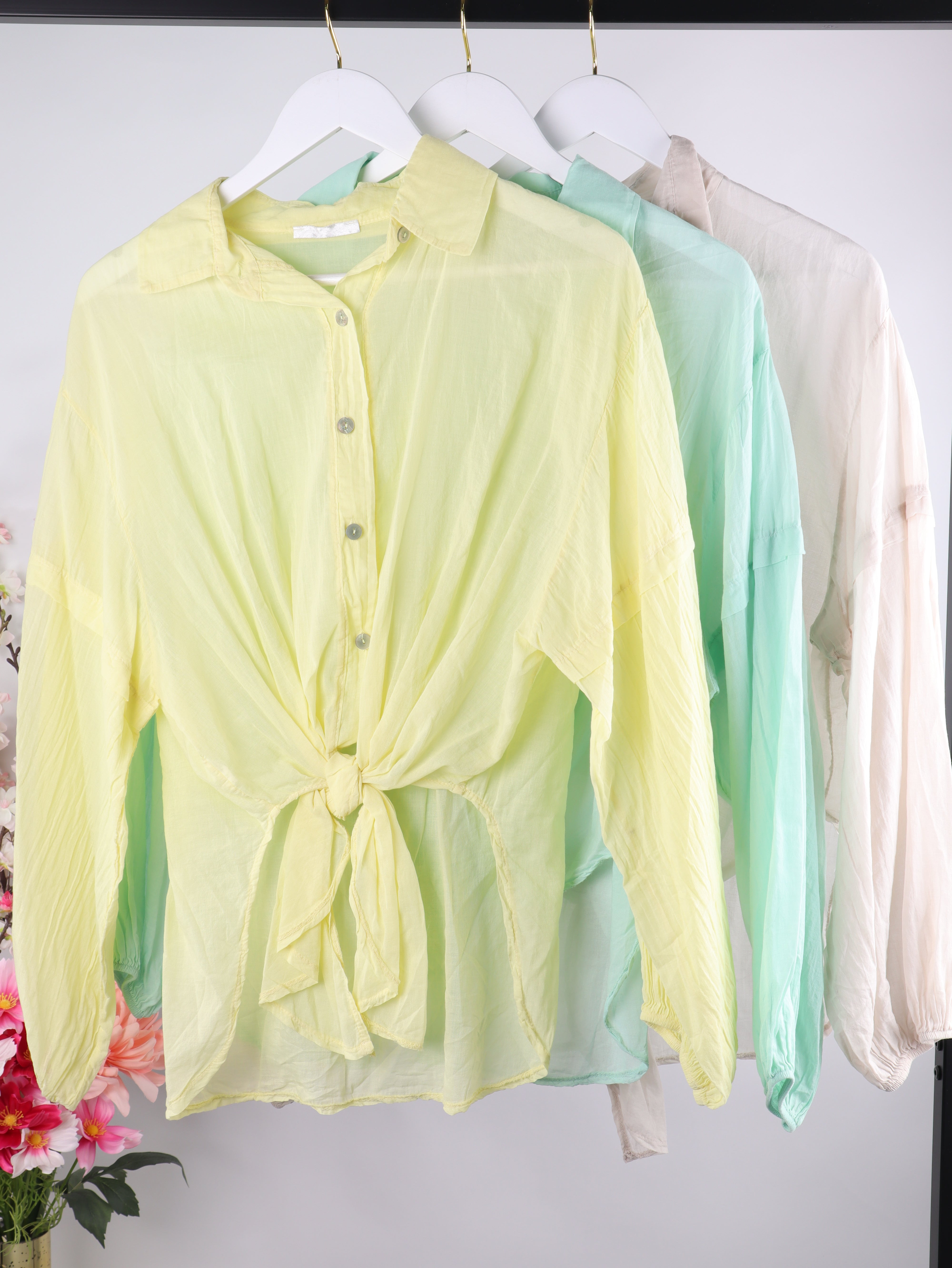 Leichte Bluse mit Knotendetail