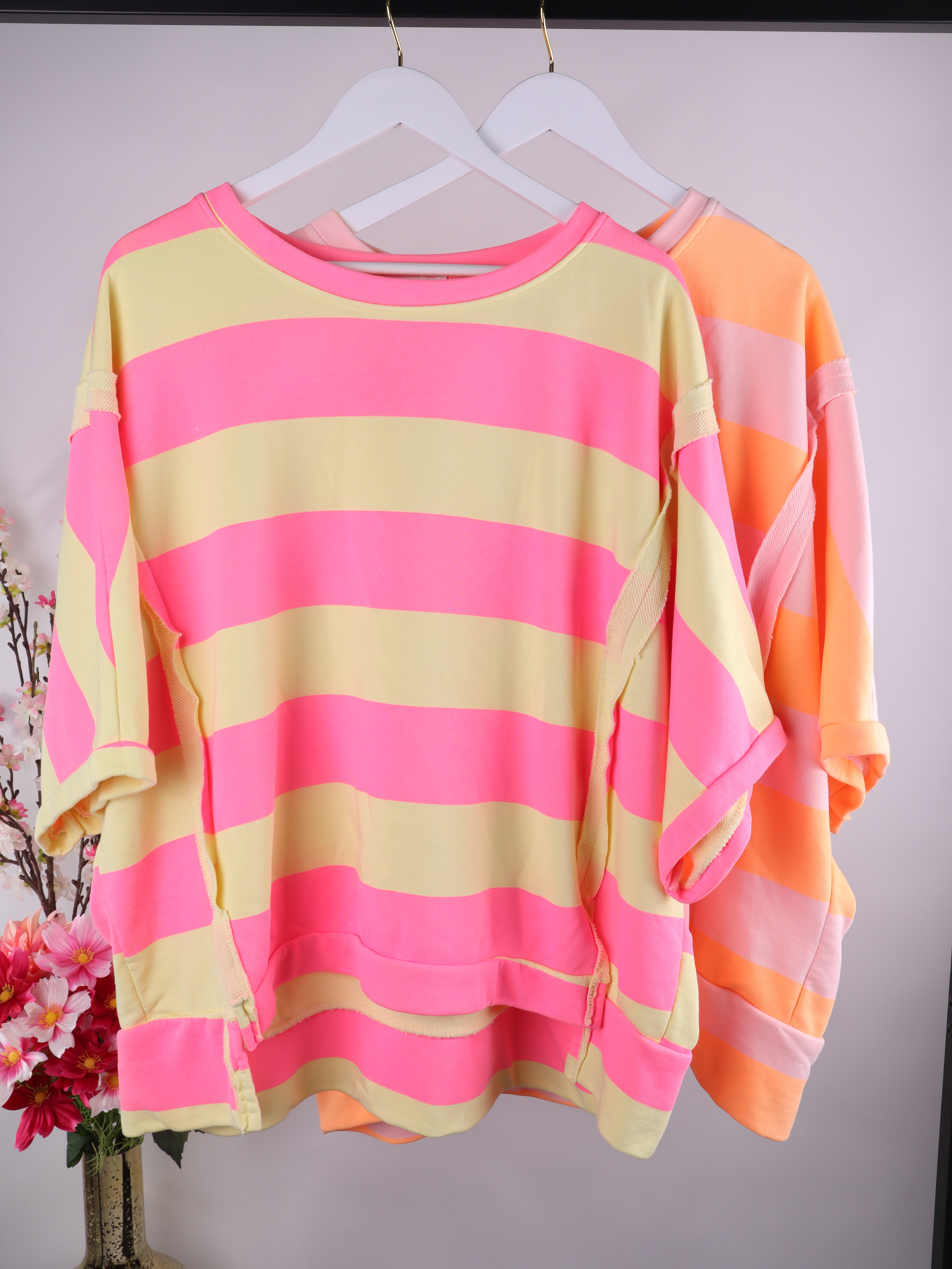 Oversize Sweatshirt mit Neon-Streifen