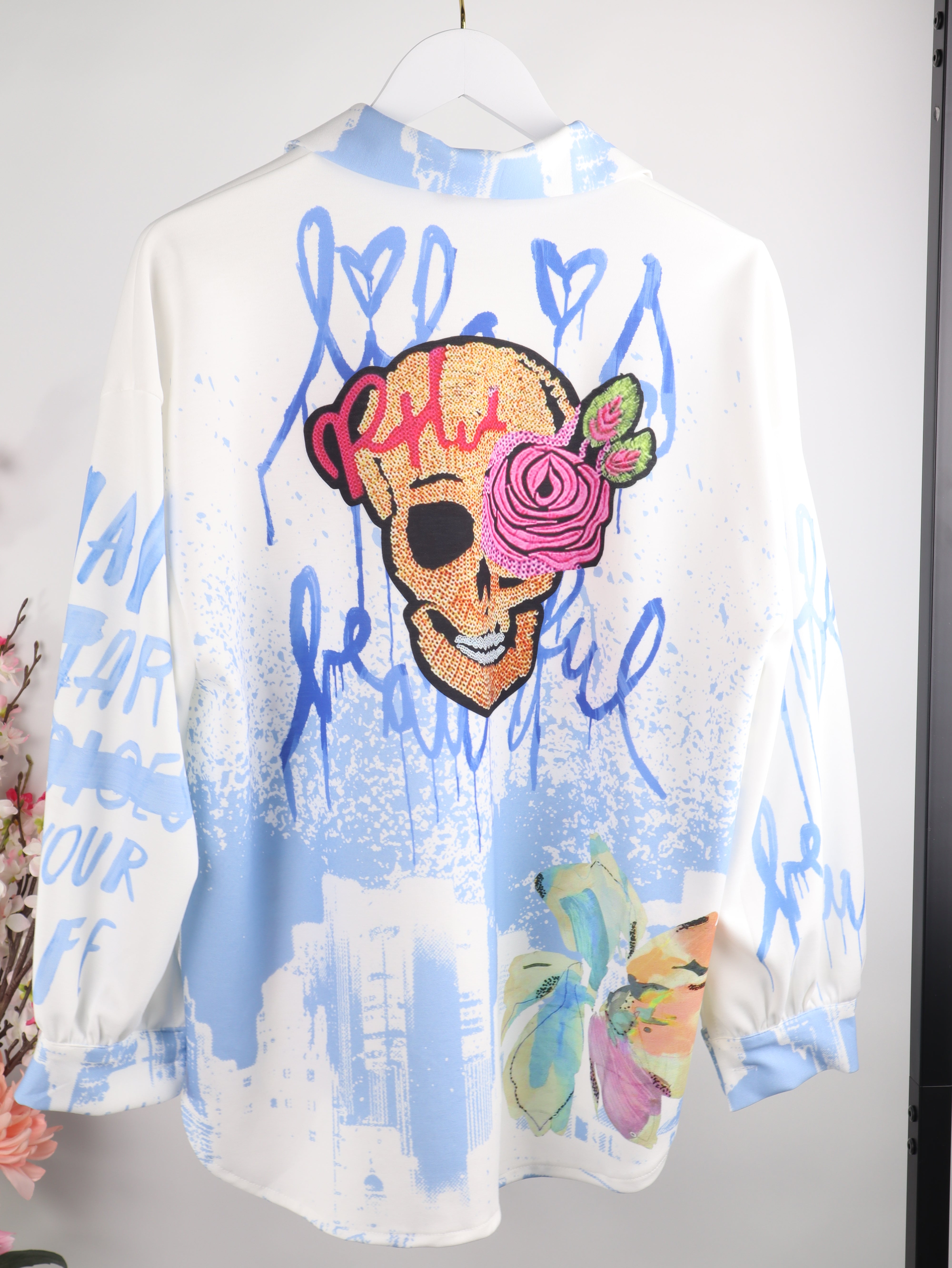 Statement Bluse Skull & Graffiti