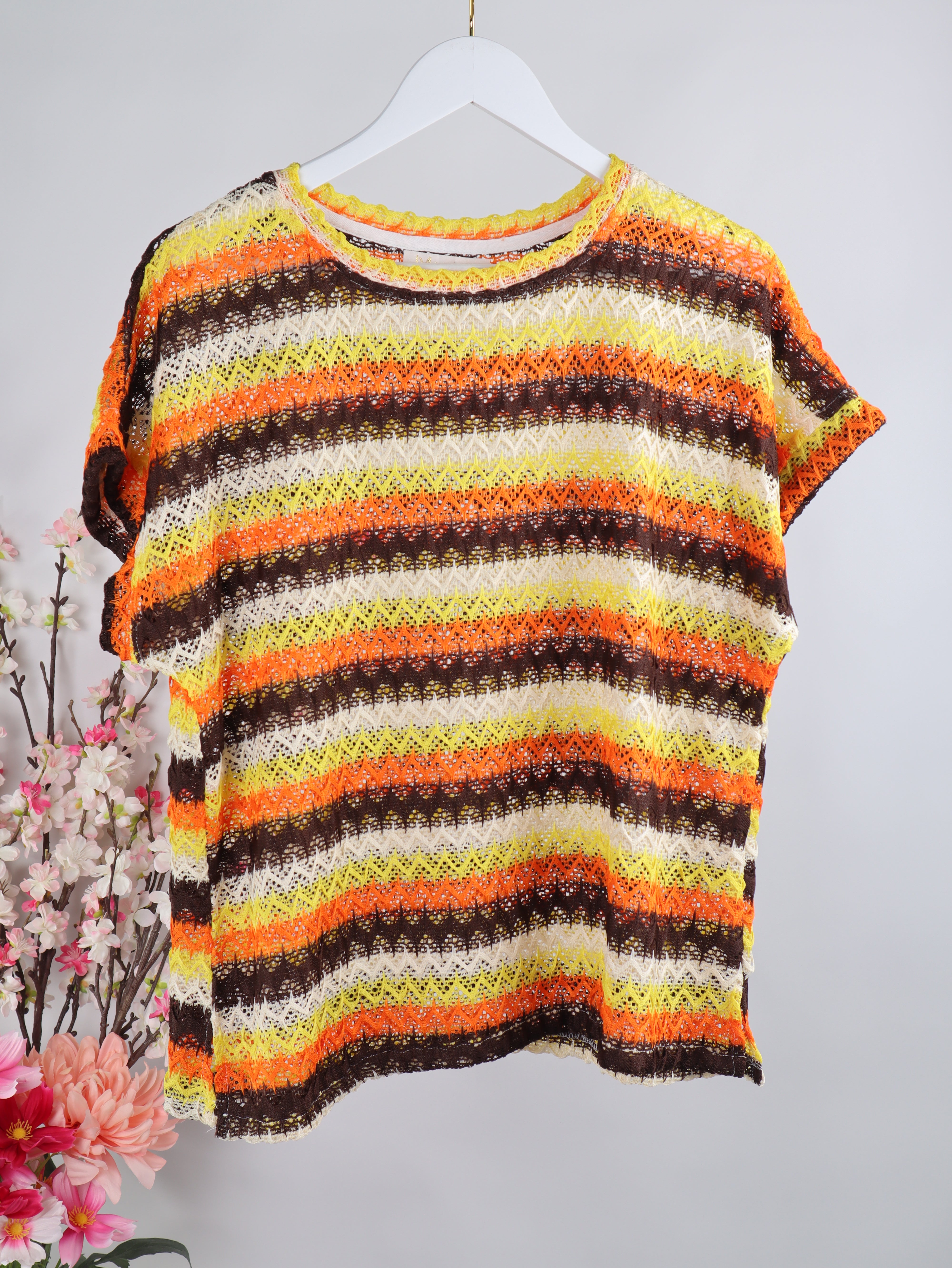 Kurzarm Häkelshirt „Color Wave“