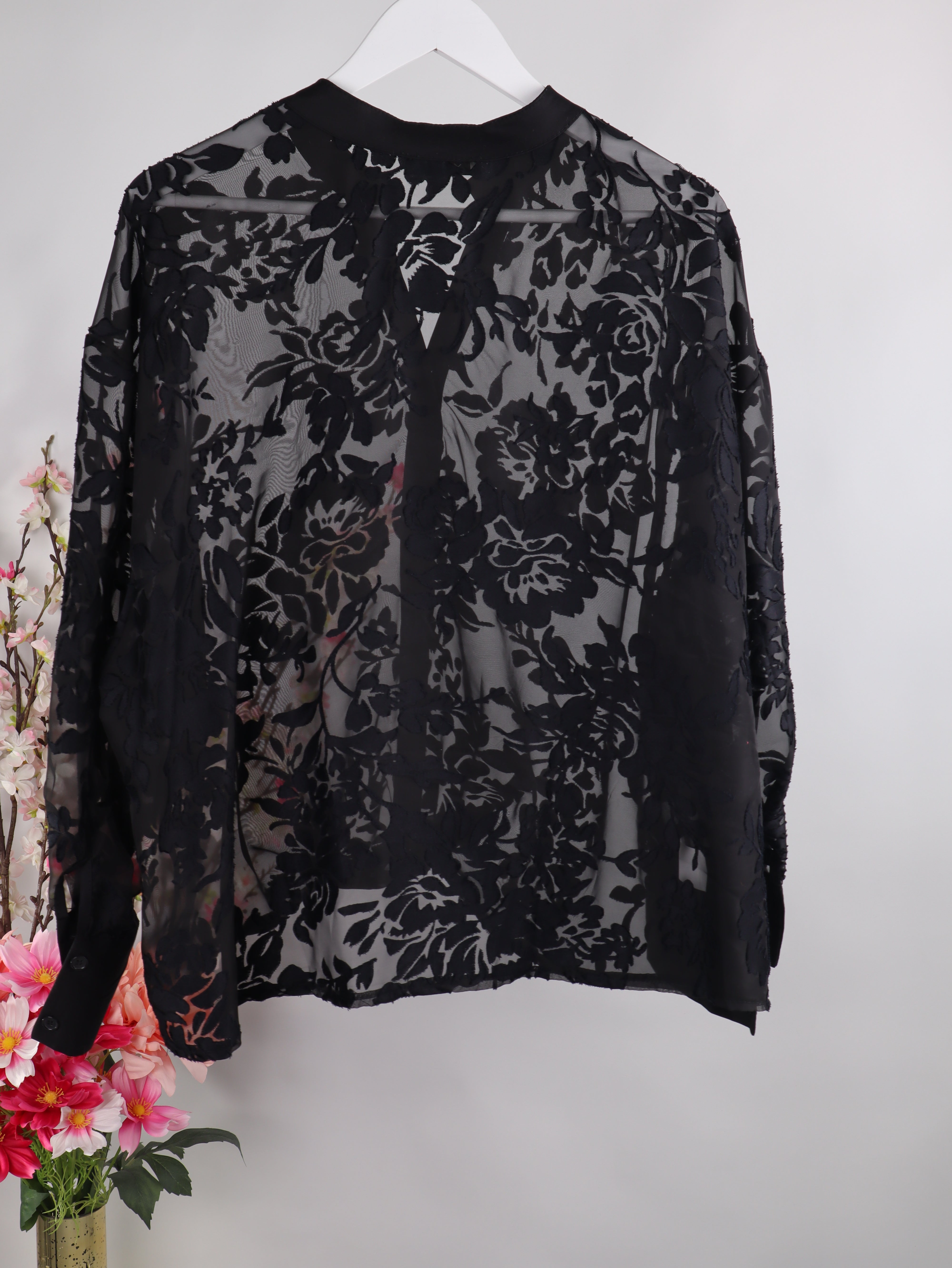 Transparente Oversize-Bluse mit floralem Muster