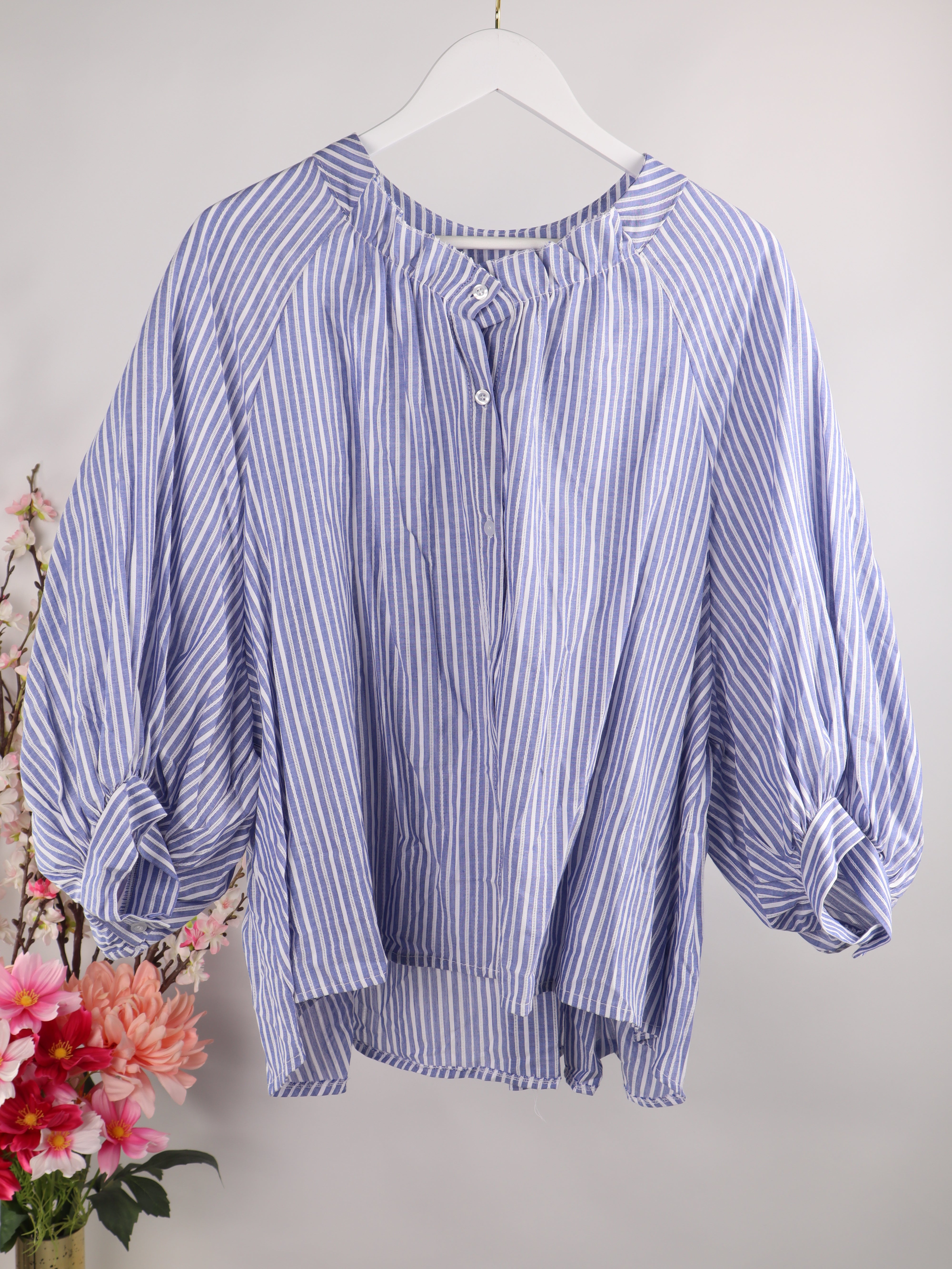 Gestreifte Oversize Baumwoll-Bluse mit Volumenärmeln