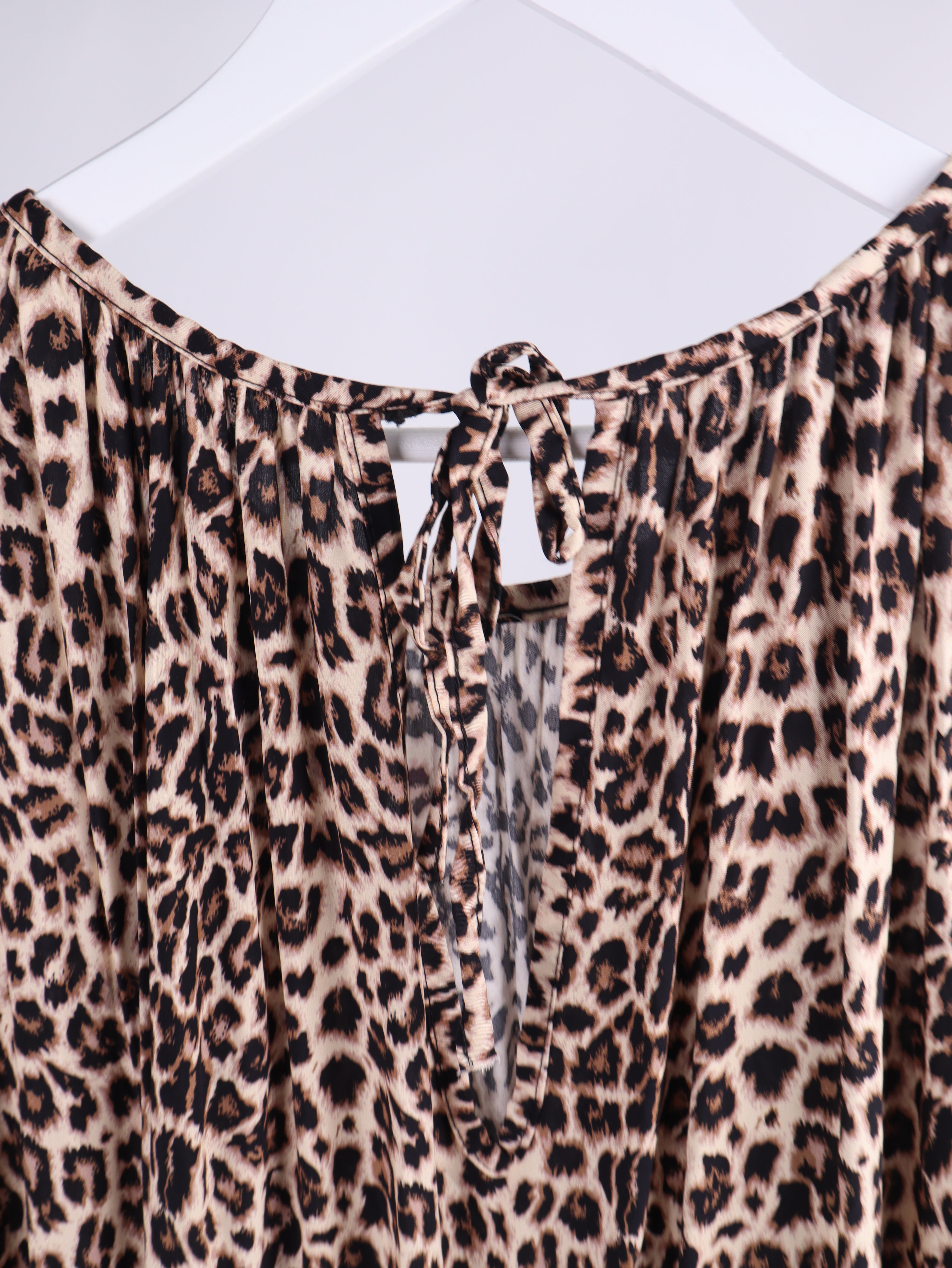 Viskose-Maxikleid mit Leo-Print