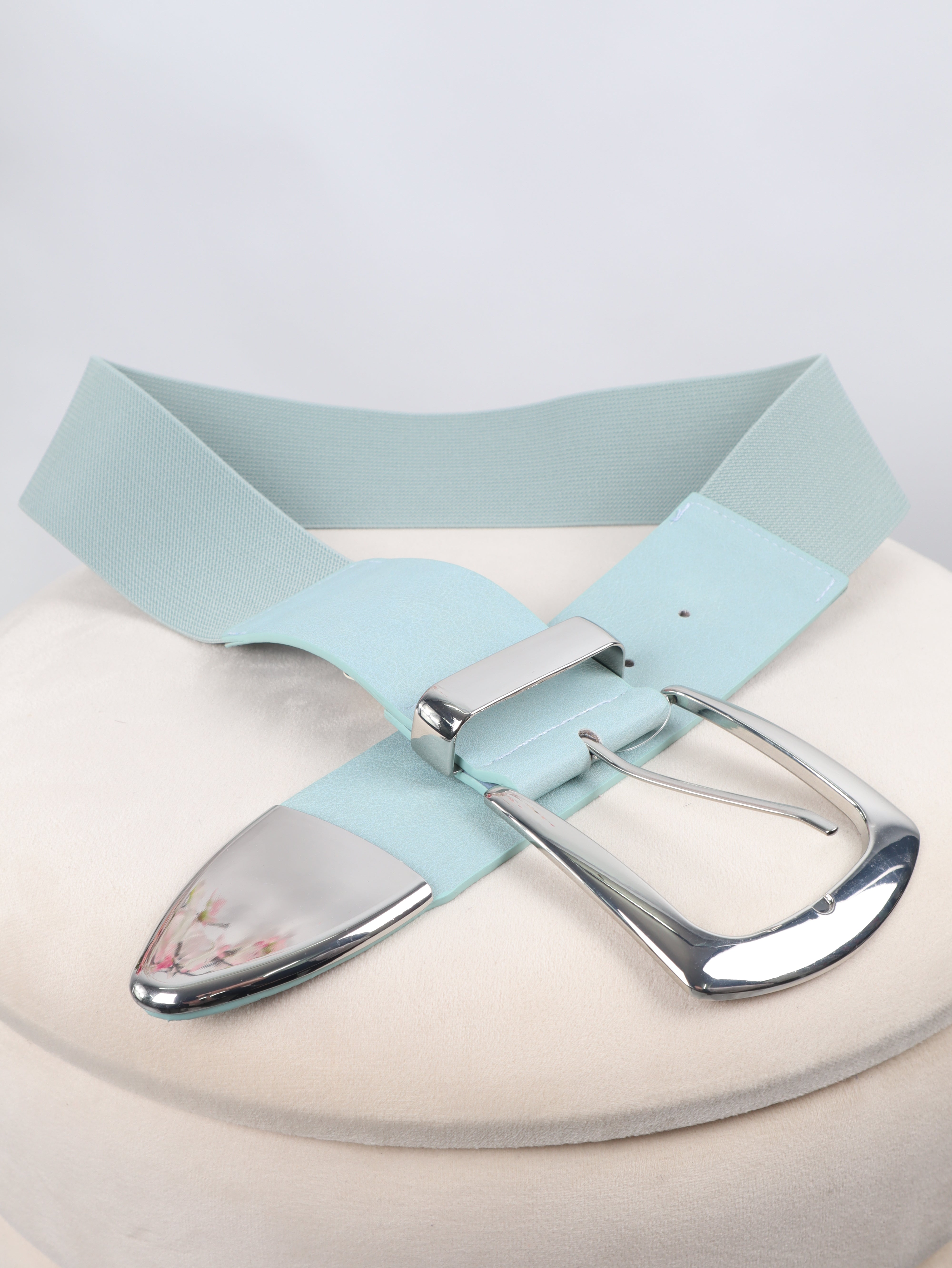 Stretchgürtel – Breite Taille & Silber-Akzente