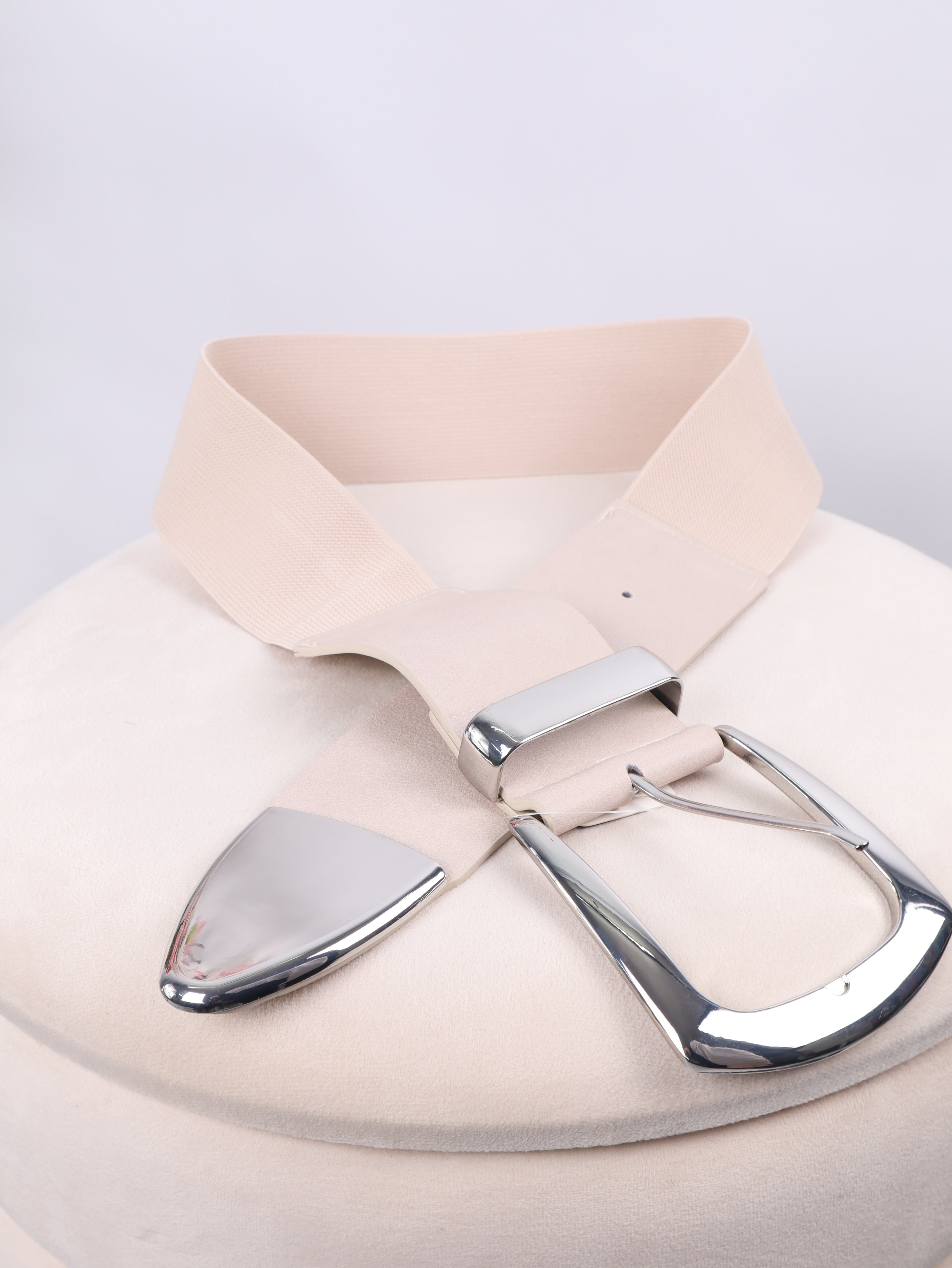 Stretchgürtel – Breite Taille & Silber-Akzente