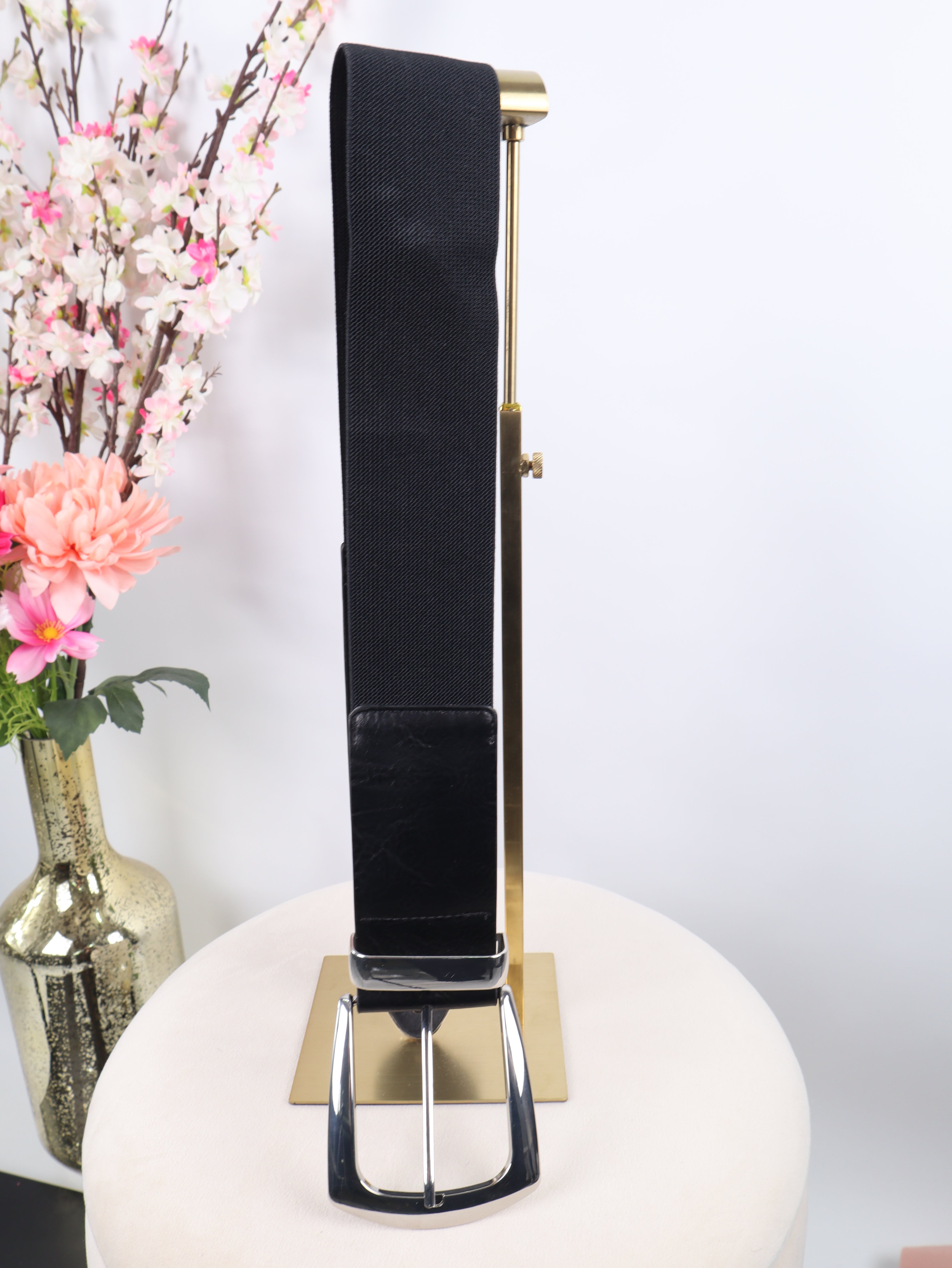 Stretchgürtel – Breite Taille & Silber-Akzente