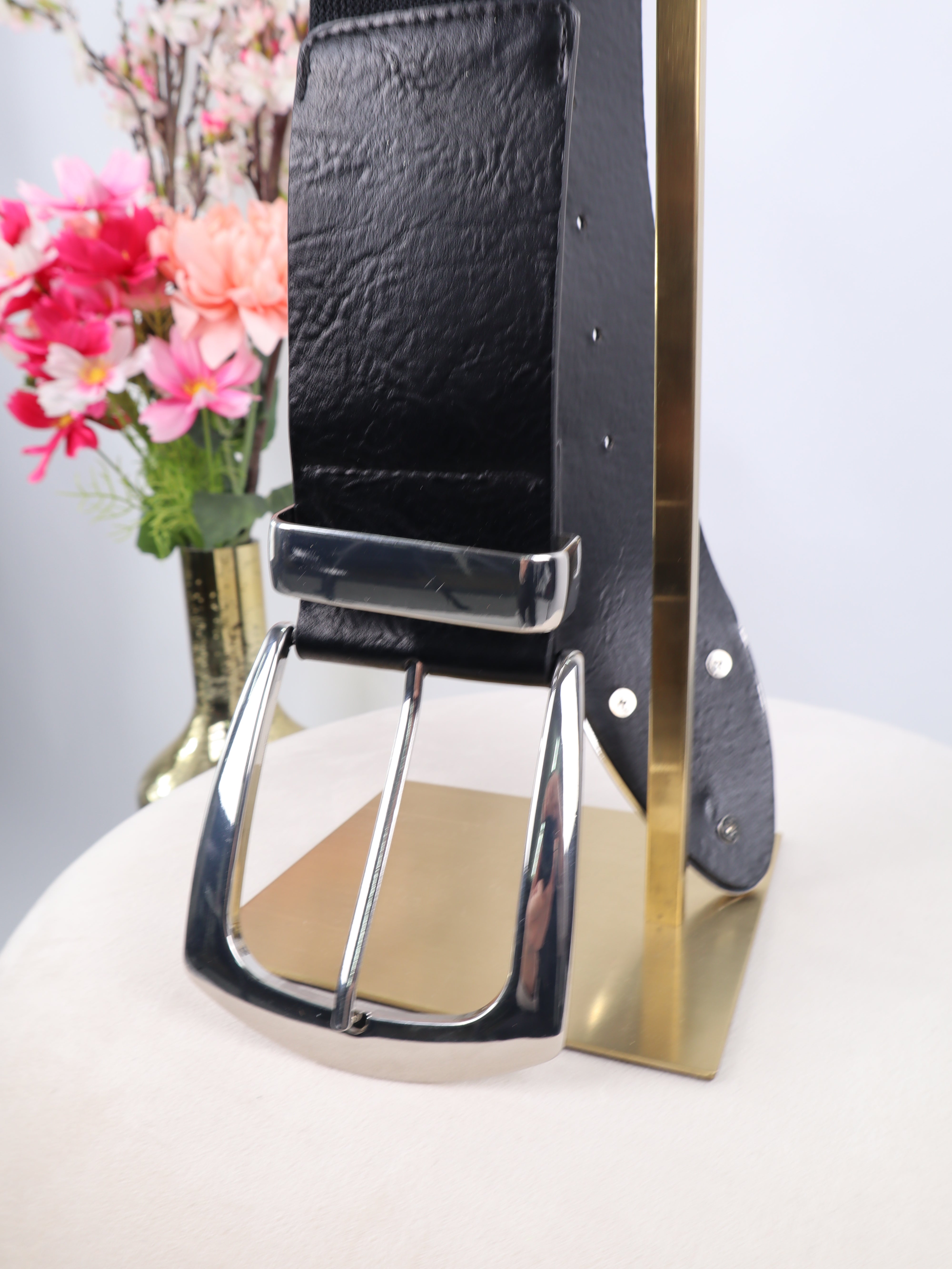 Stretchgürtel – Breite Taille & Silber-Akzente