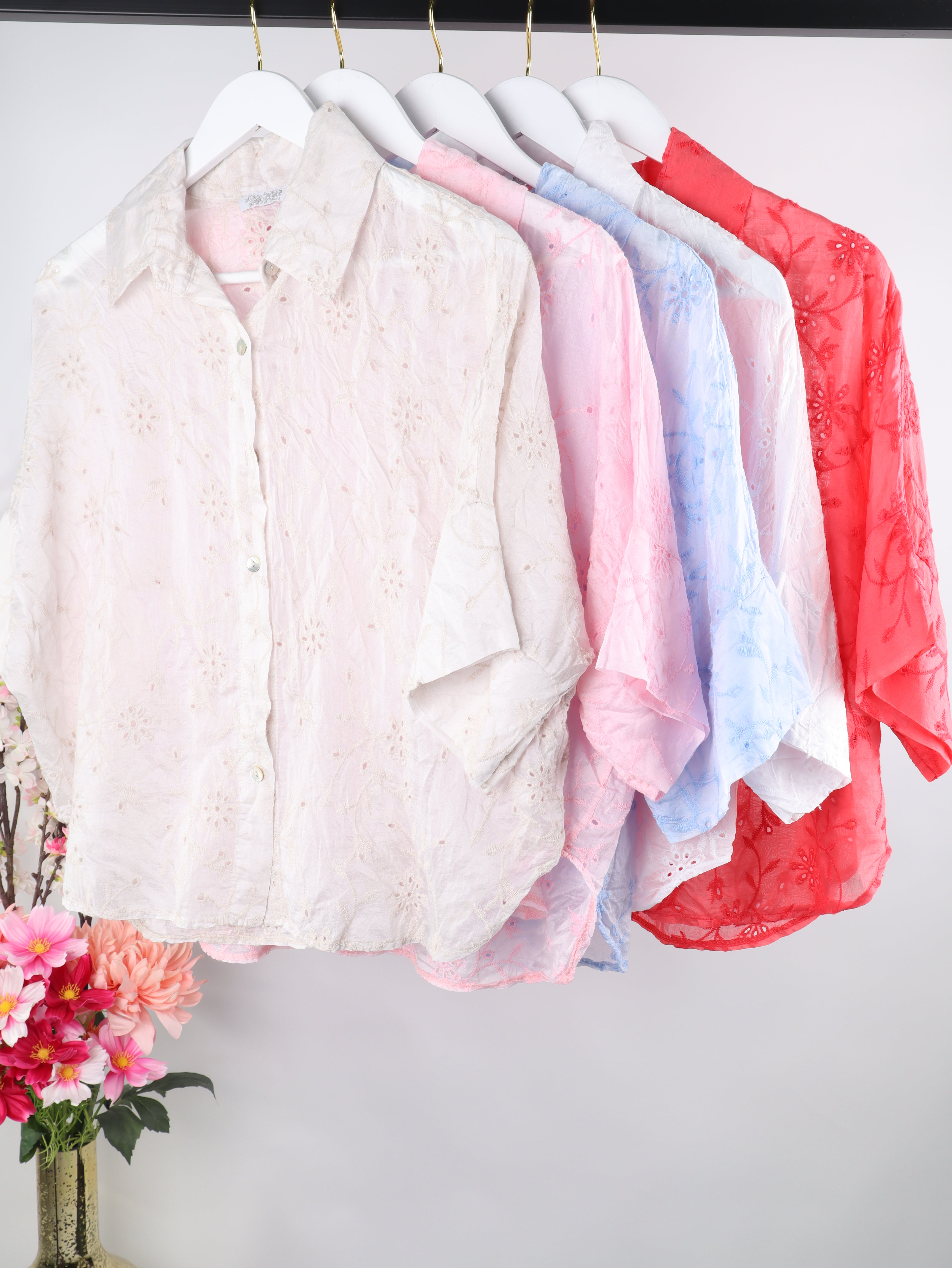 Bestickte Kurzarm-Bluse