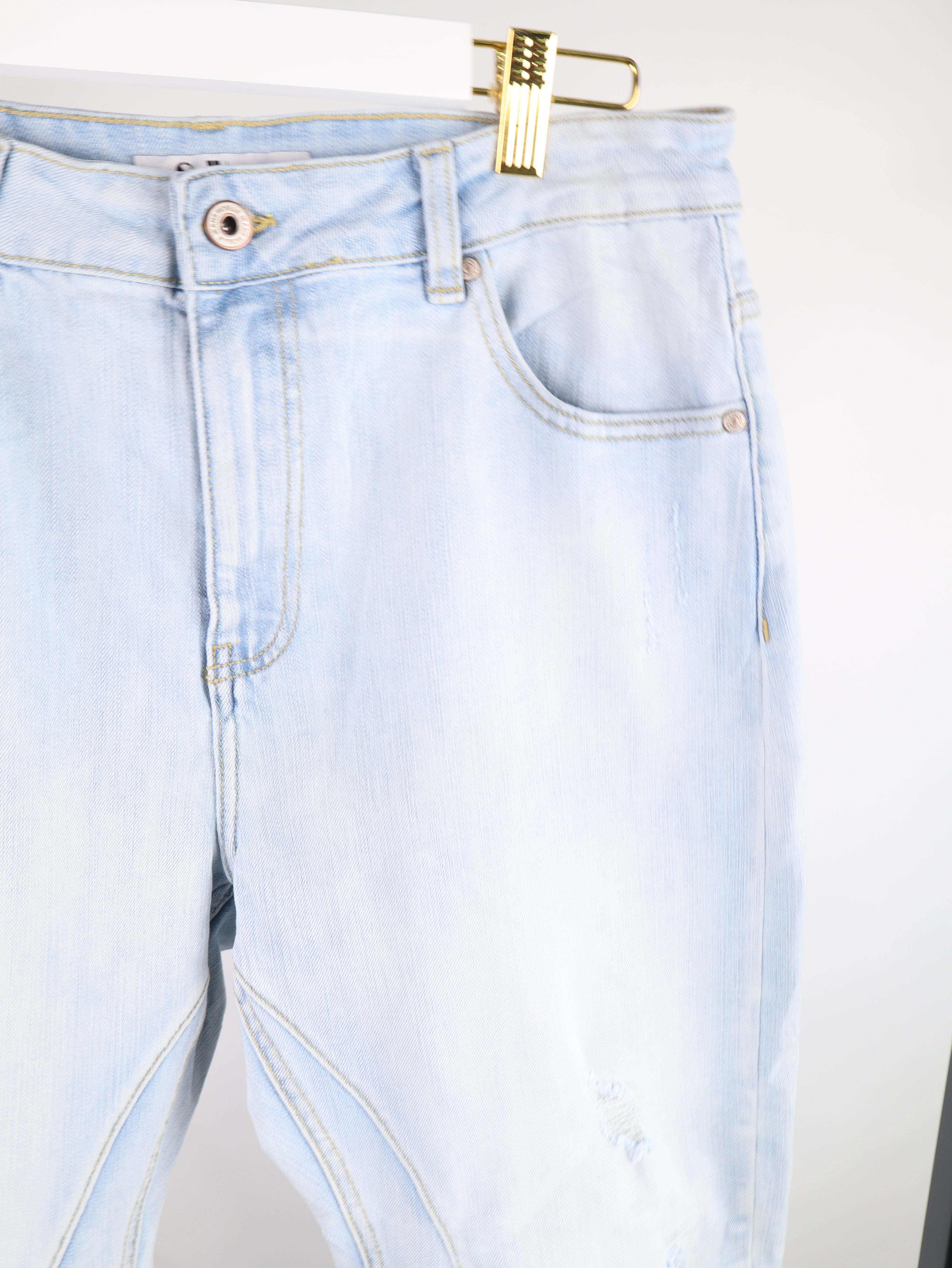 Sexy Woman Jeans mit Regenbogen-Strass