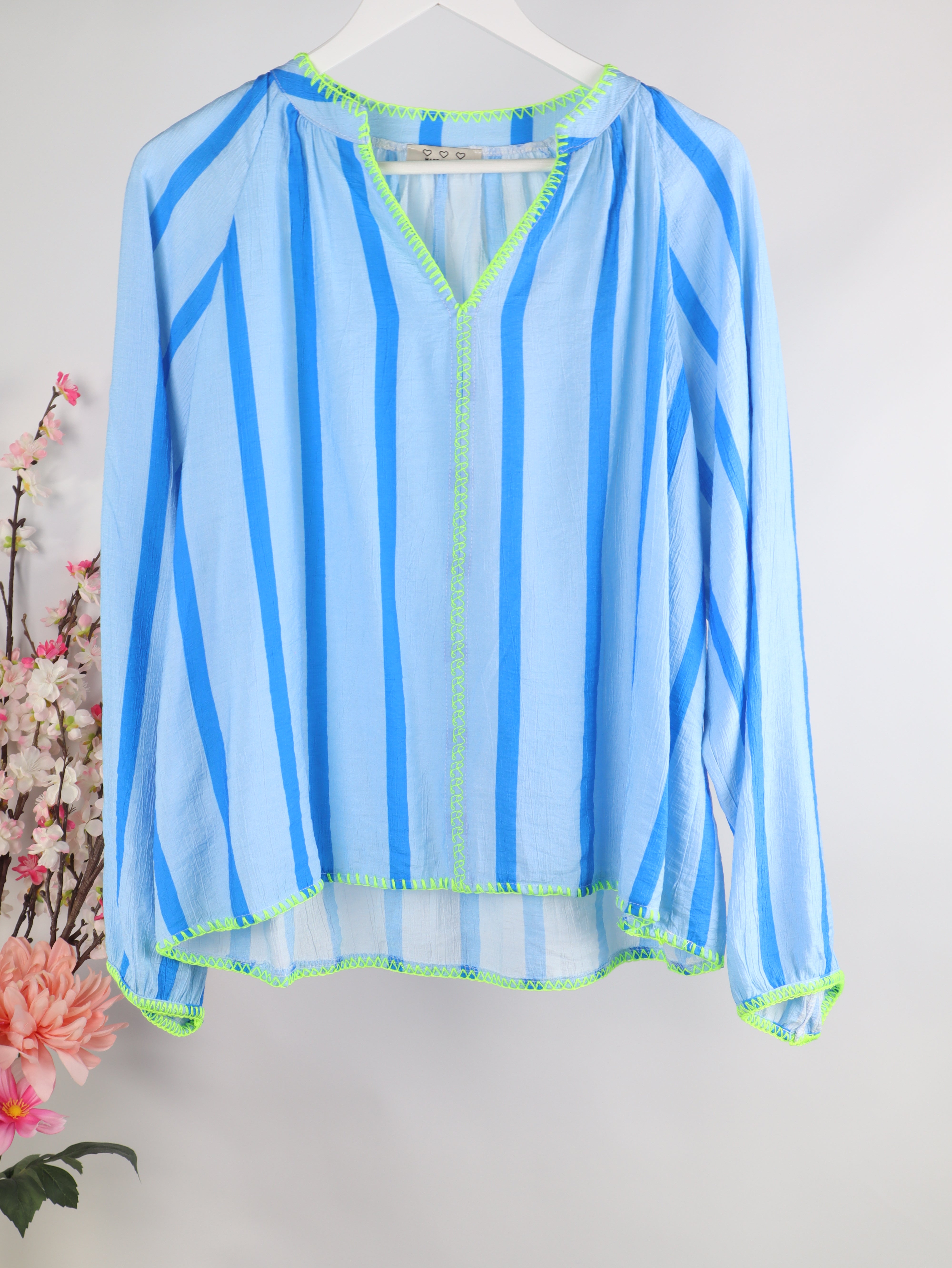 Viskose Bluse mit Neon Nähten