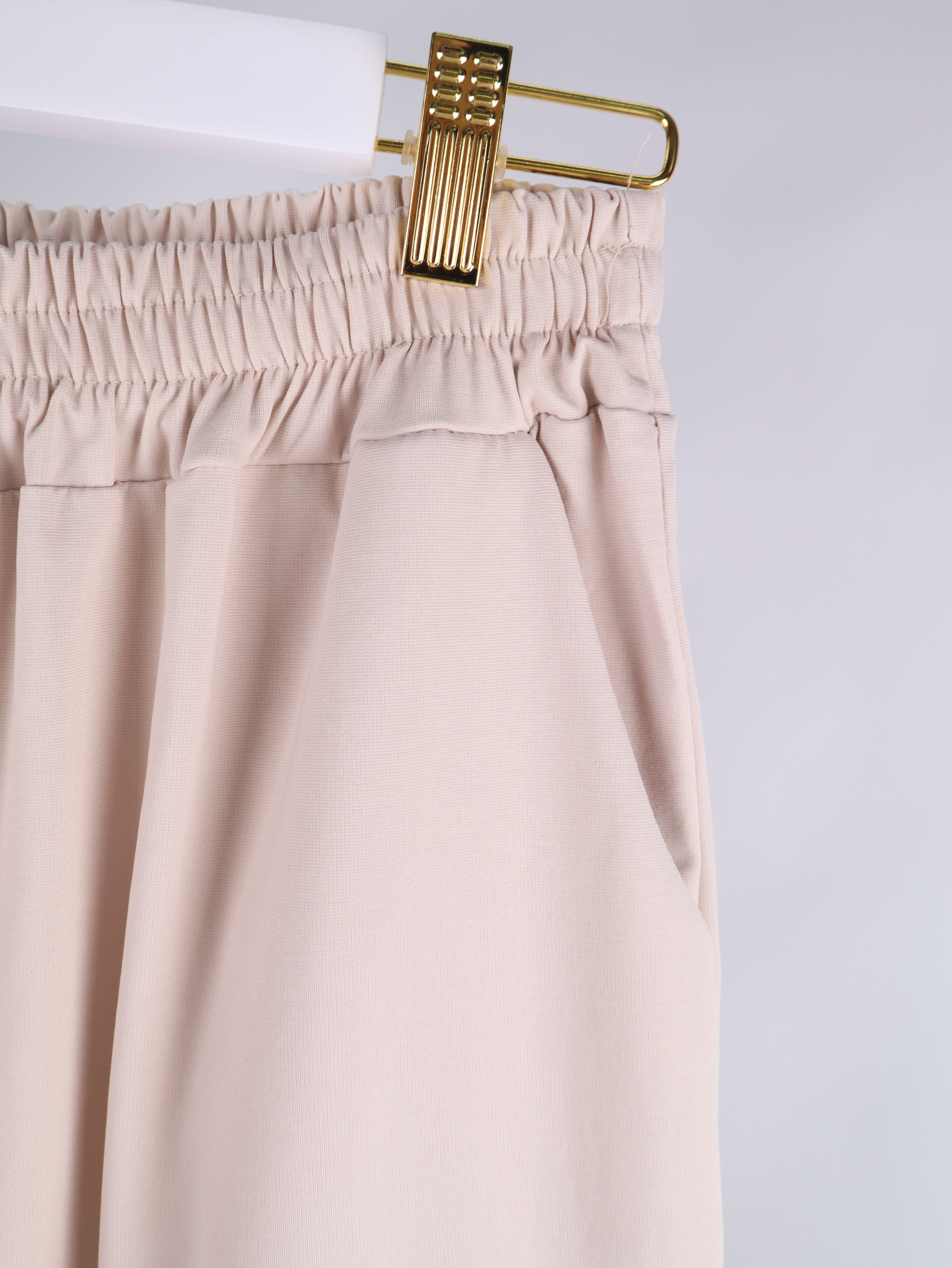 Wide Leg Hose