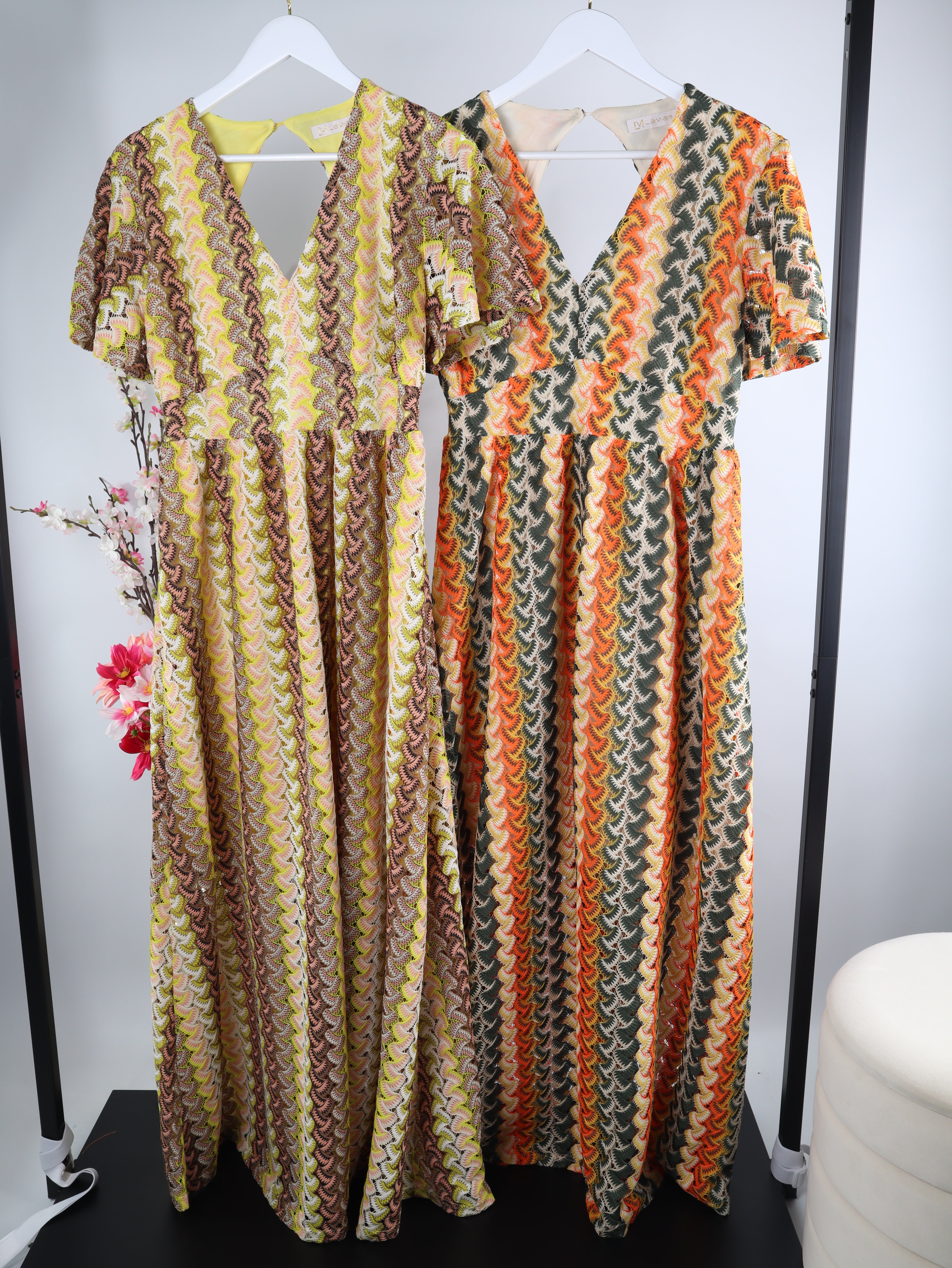 Boho-Maxikleid im Retro-Wellenmuster mit Rückenausschnitt