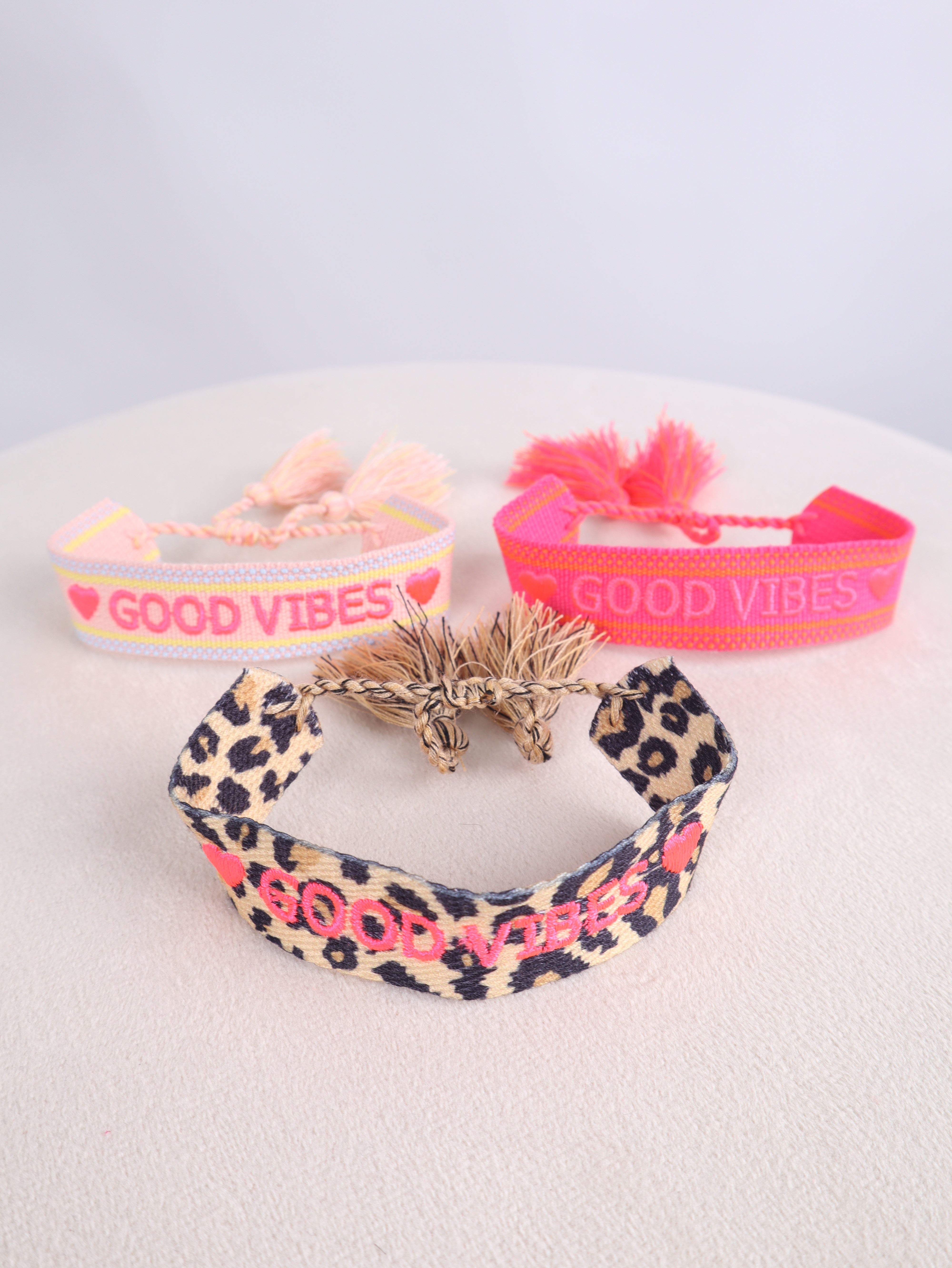 Armband „GOOD VIBES“ NEON