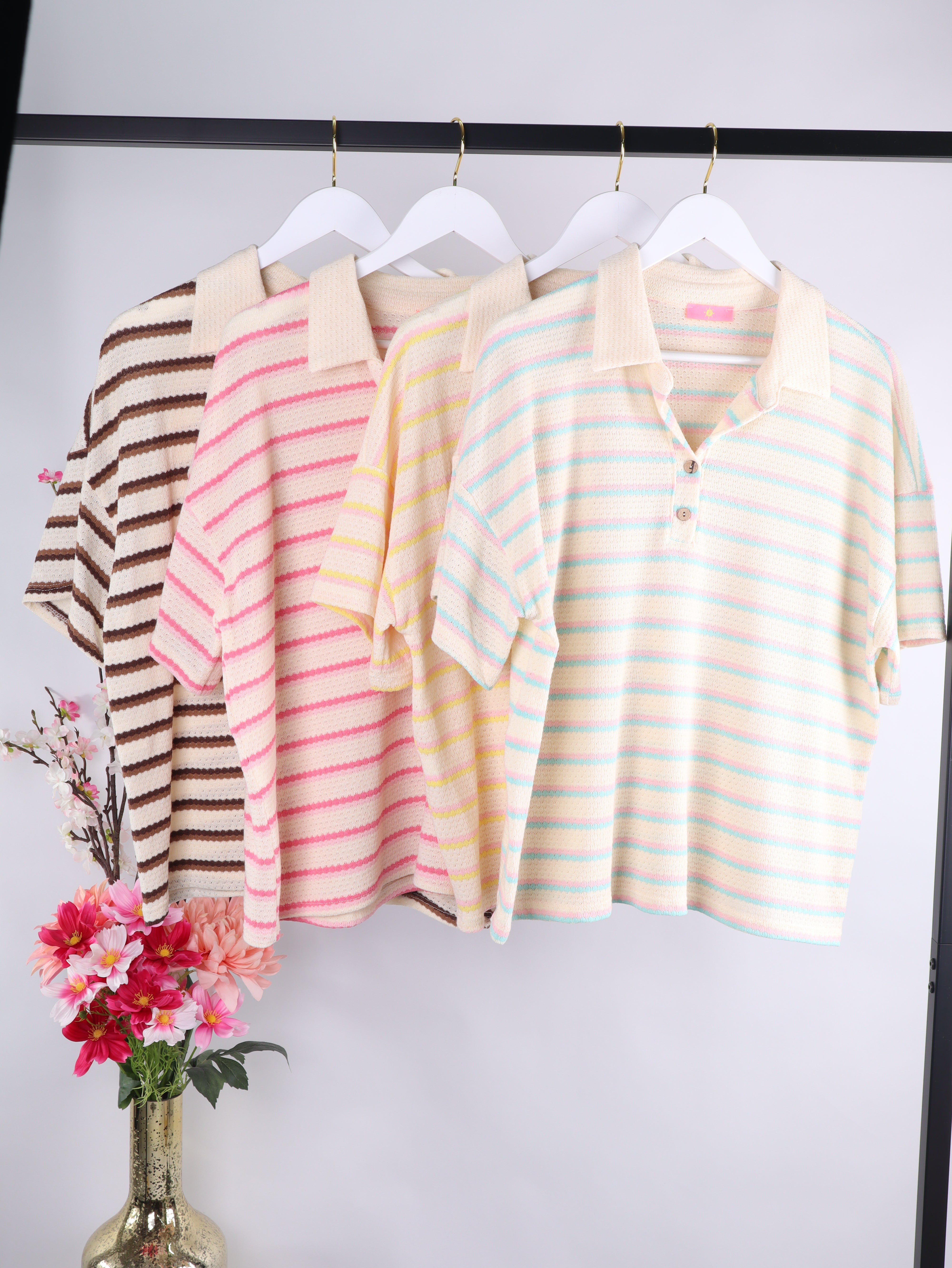 Oversize Strick-Poloshirt mit Pastell-Streifen