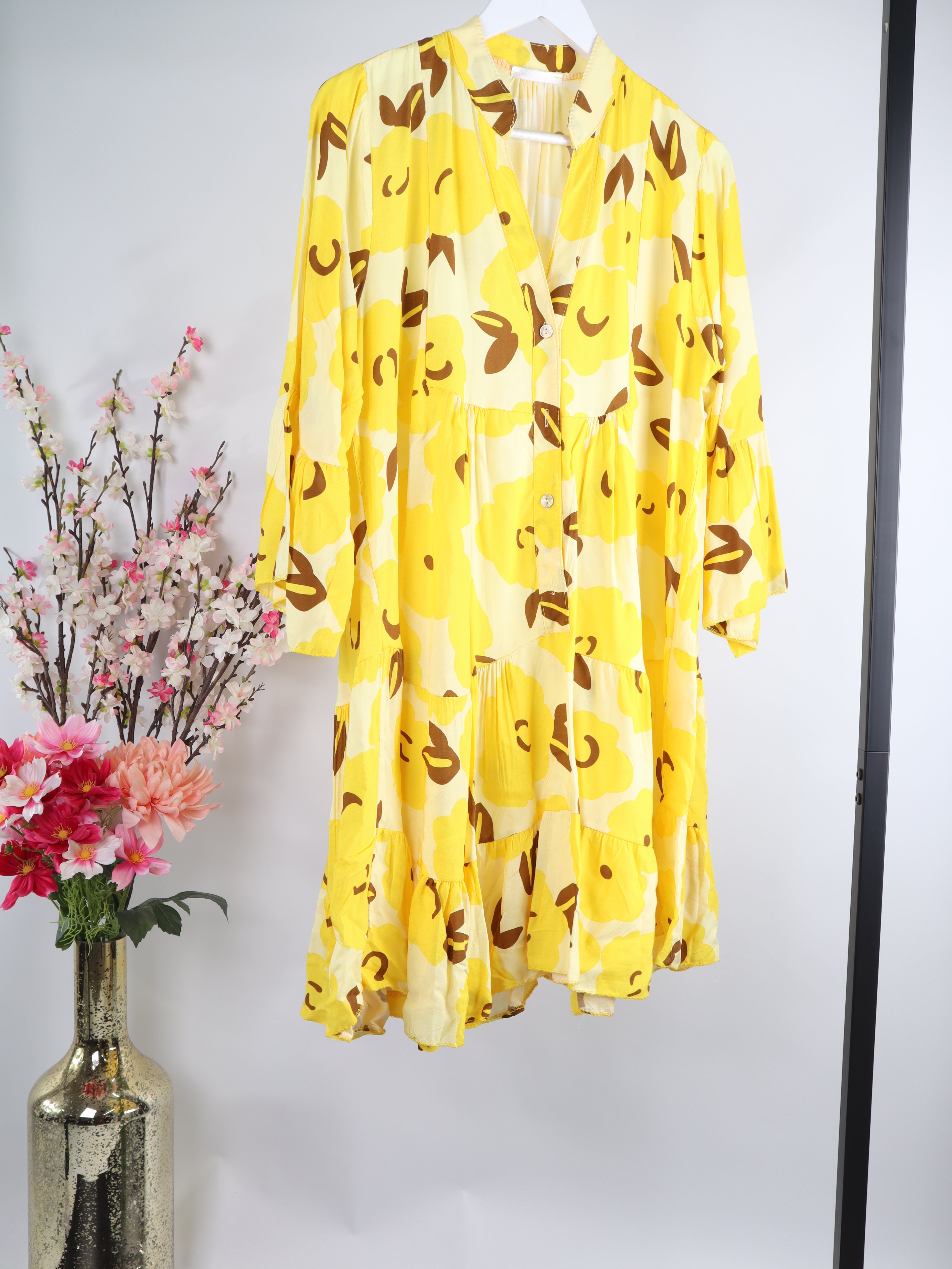 Viskose-Stufenkleid mit Retro-Blumenprint