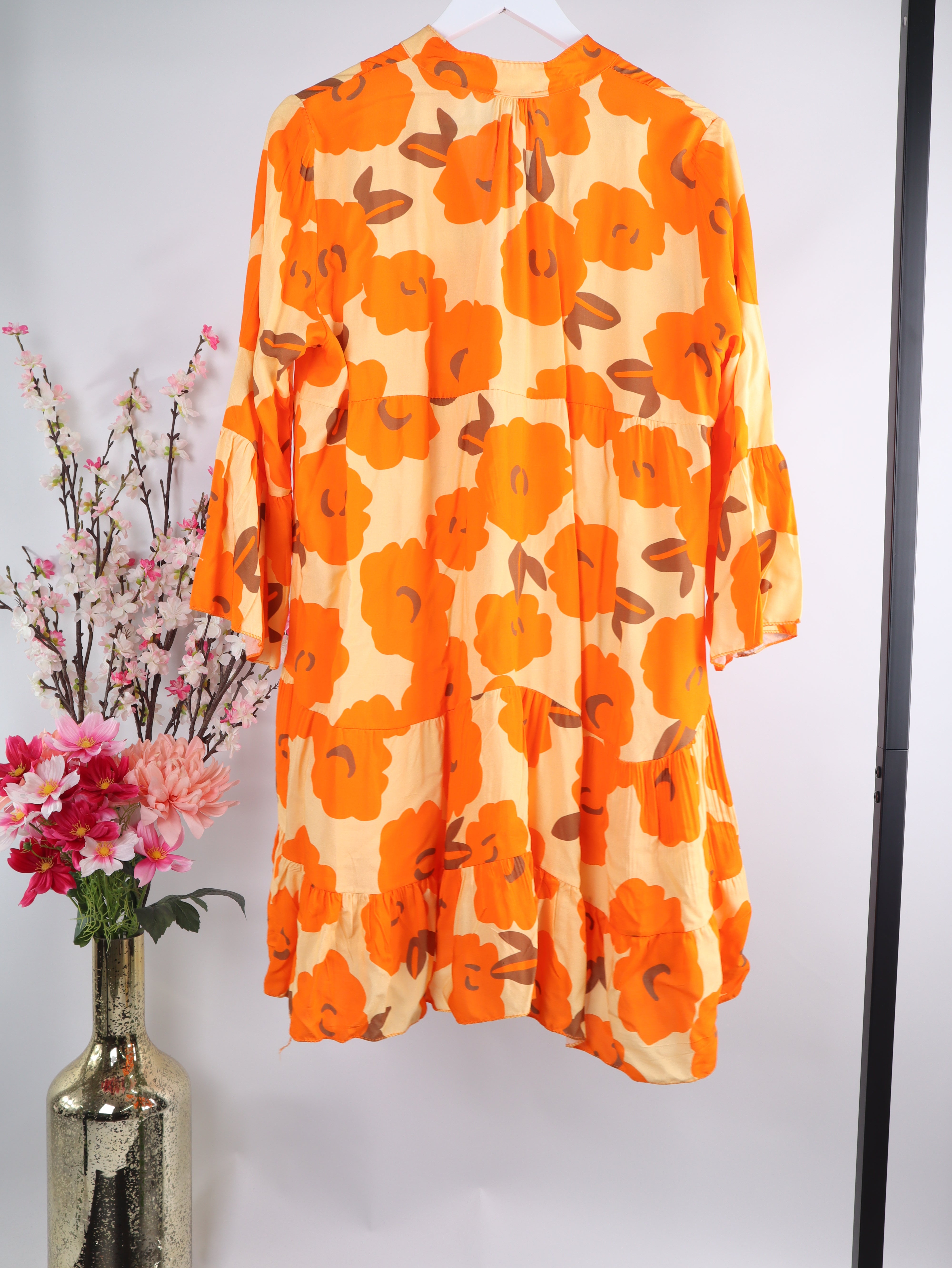 Viskose-Stufenkleid mit Retro-Blumenprint
