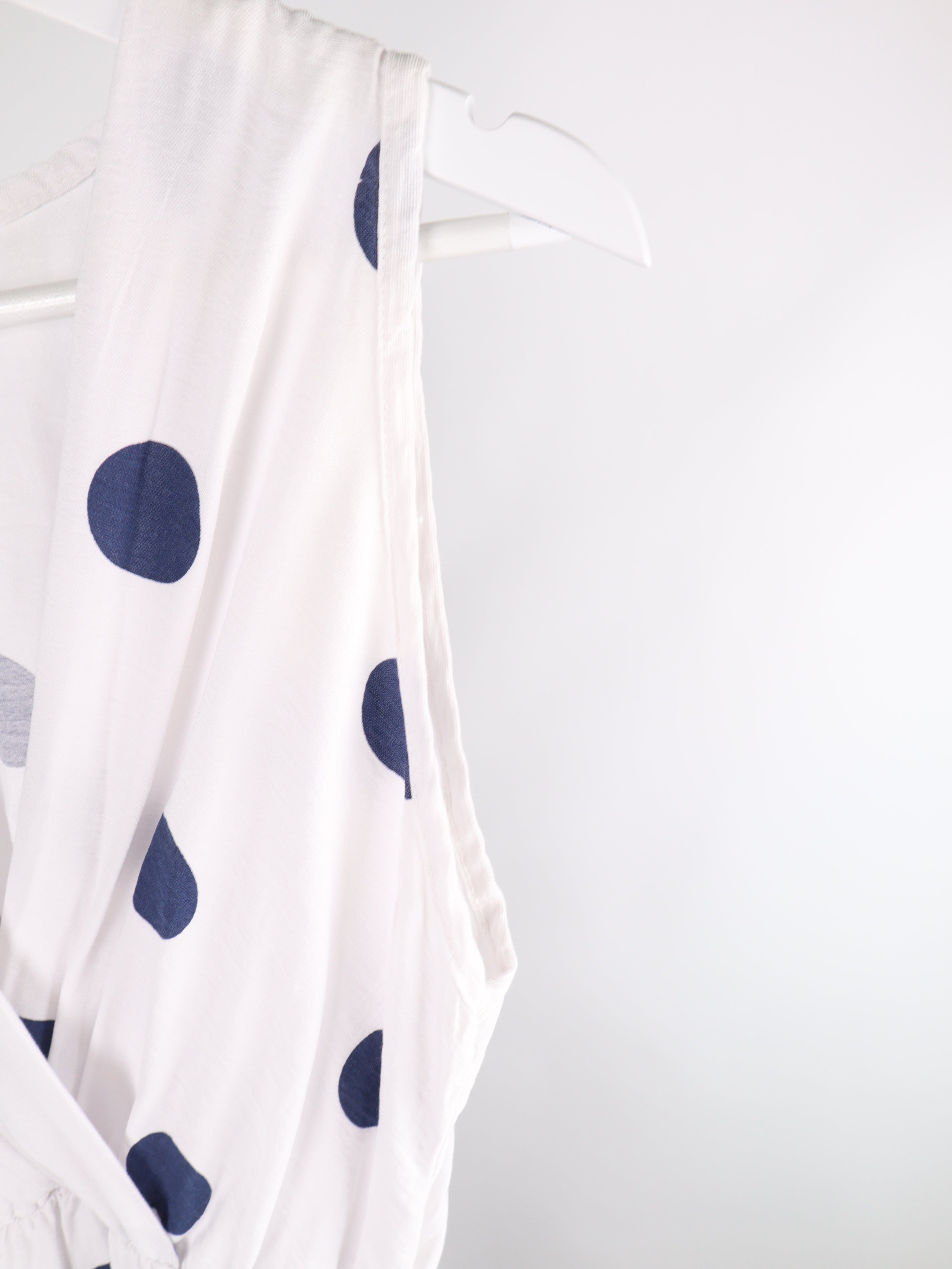 Viskose ärmelloses Kleid mit Polka Dot Muster
