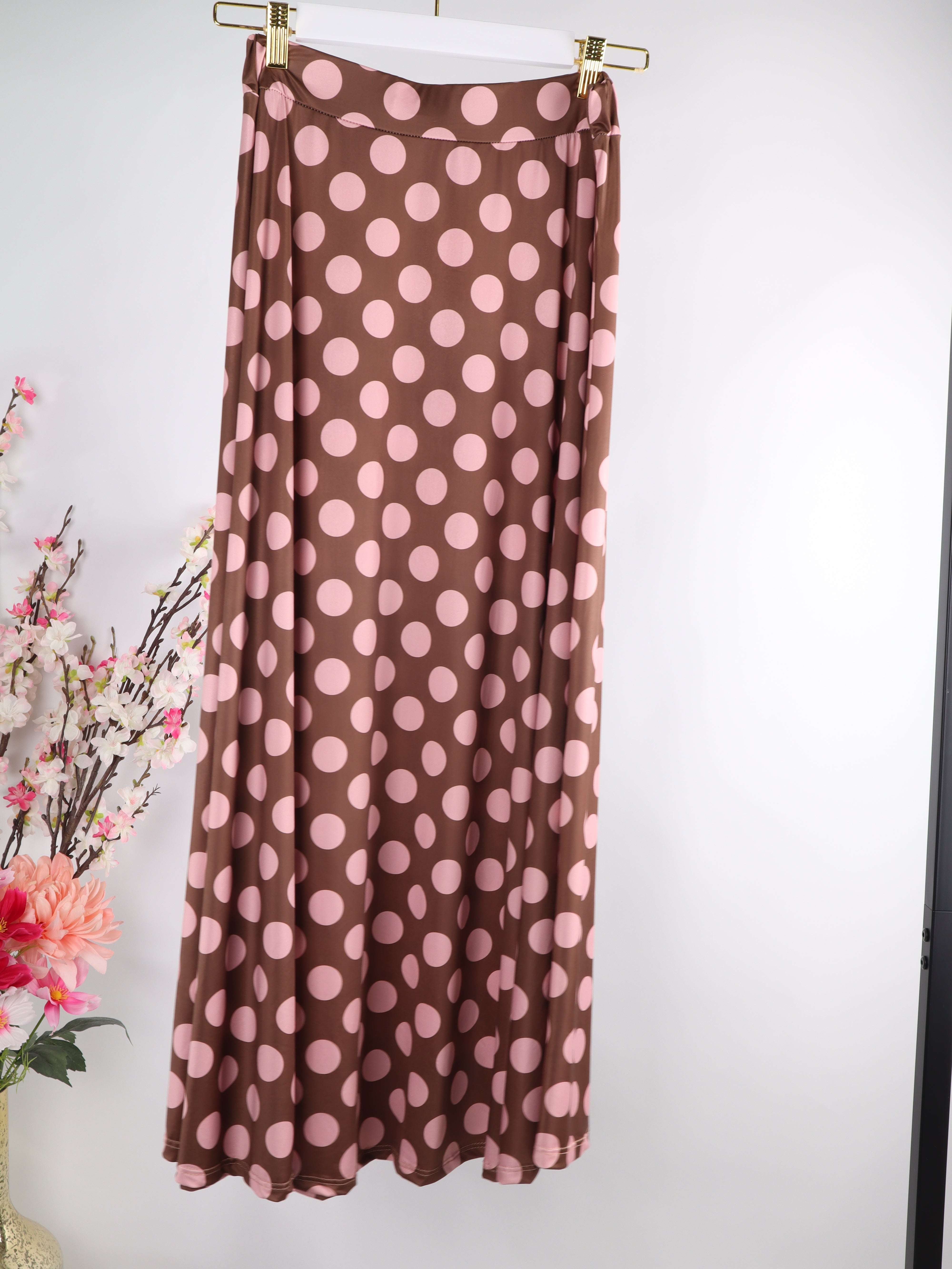 Polka-Dot Maxirock – Knitterfreie Kofferware