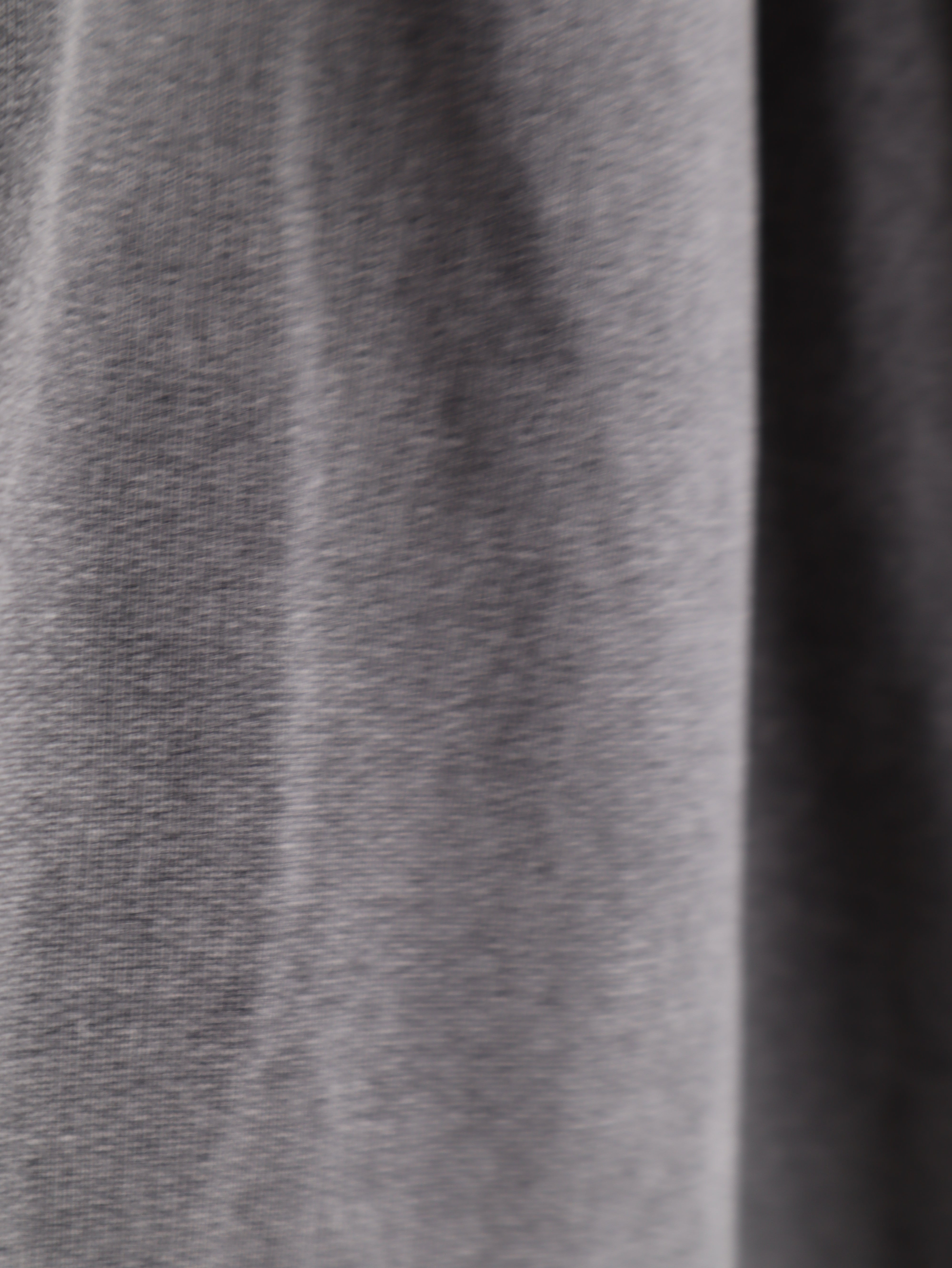 Graue Hose mit Cut-Out