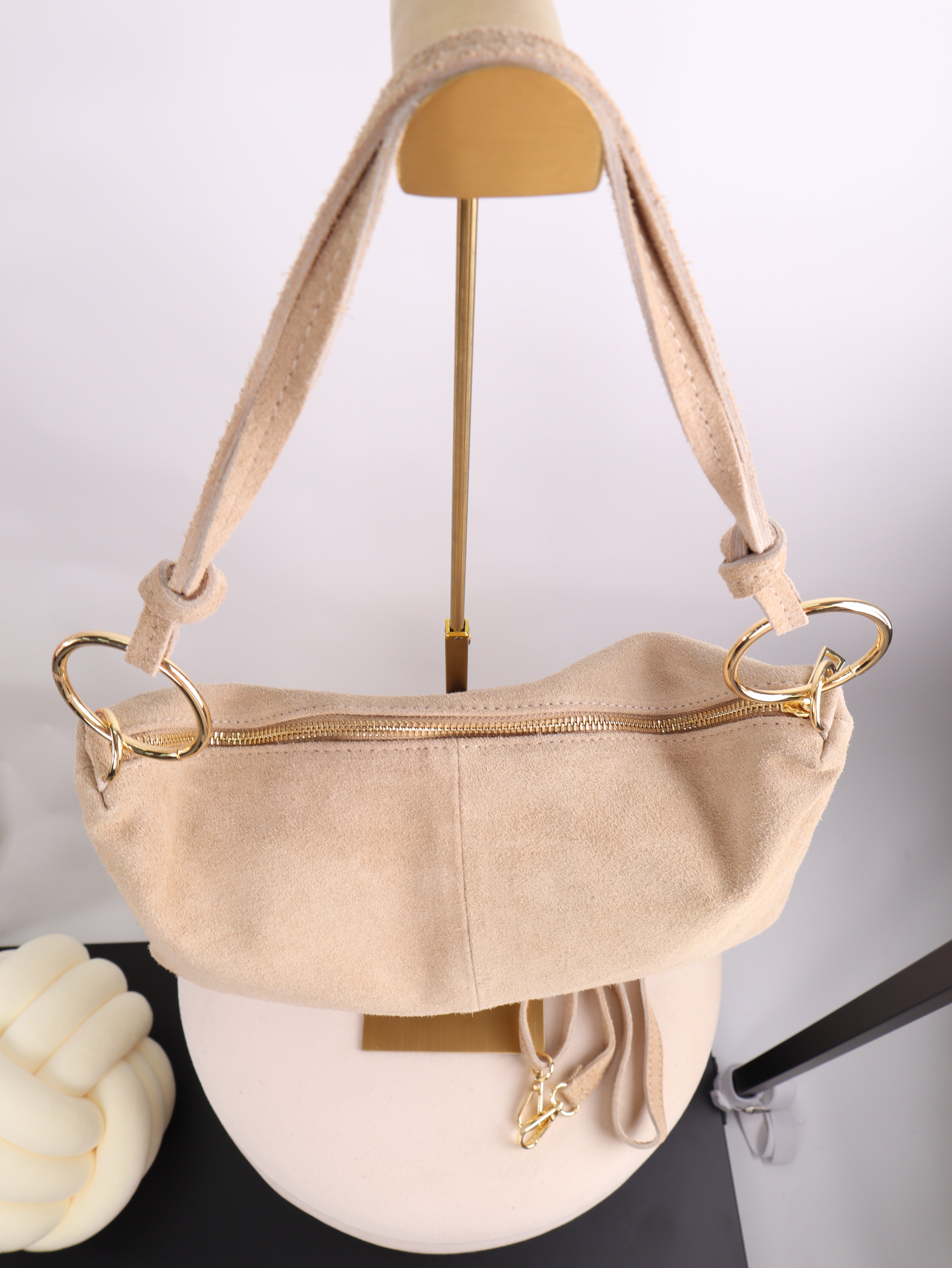 Veloursledertasche Sofia