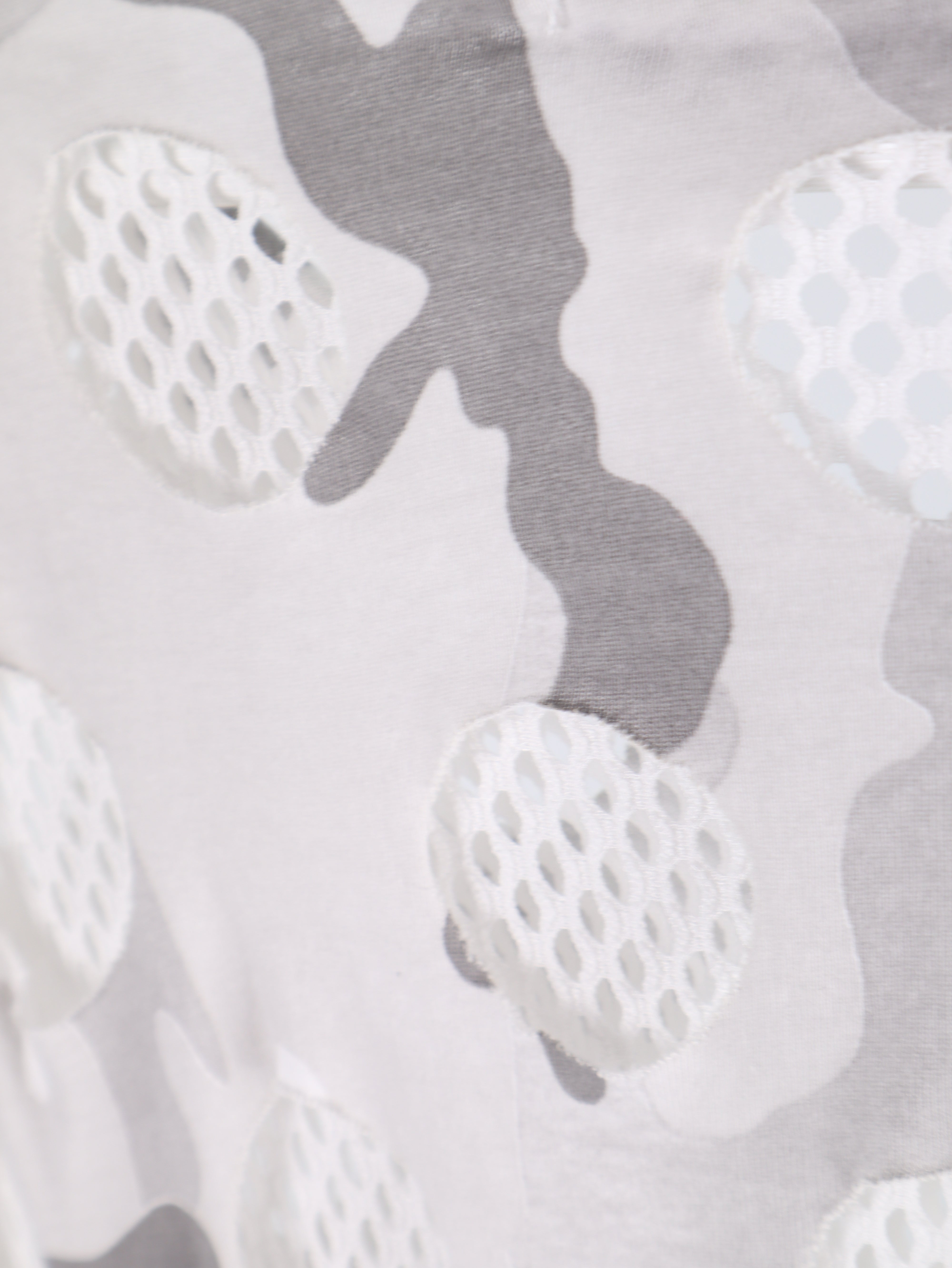 Oversize Shirt Camouflage mit 3D Lochmuster