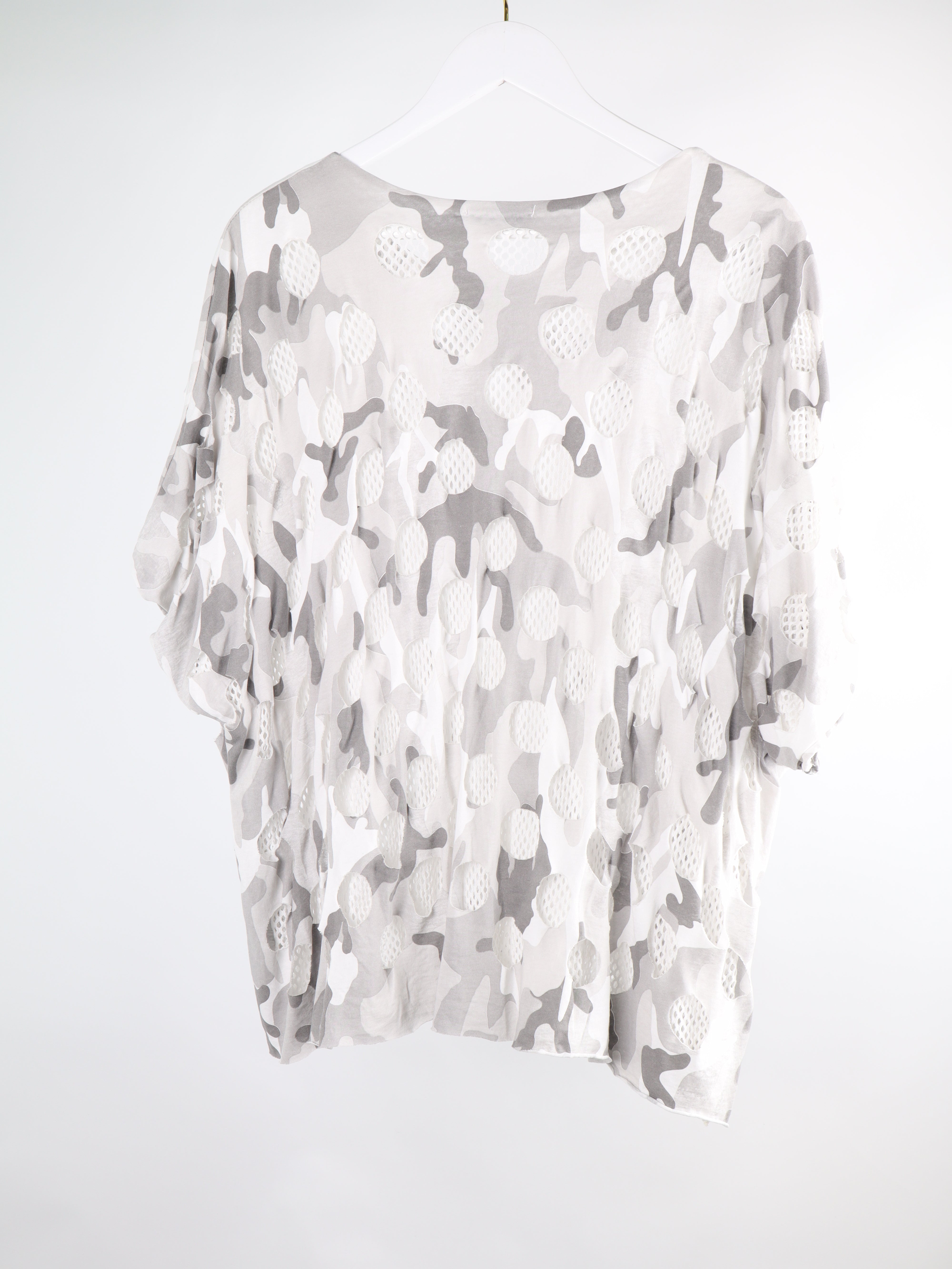Oversize Shirt Camouflage mit 3D Lochmuster