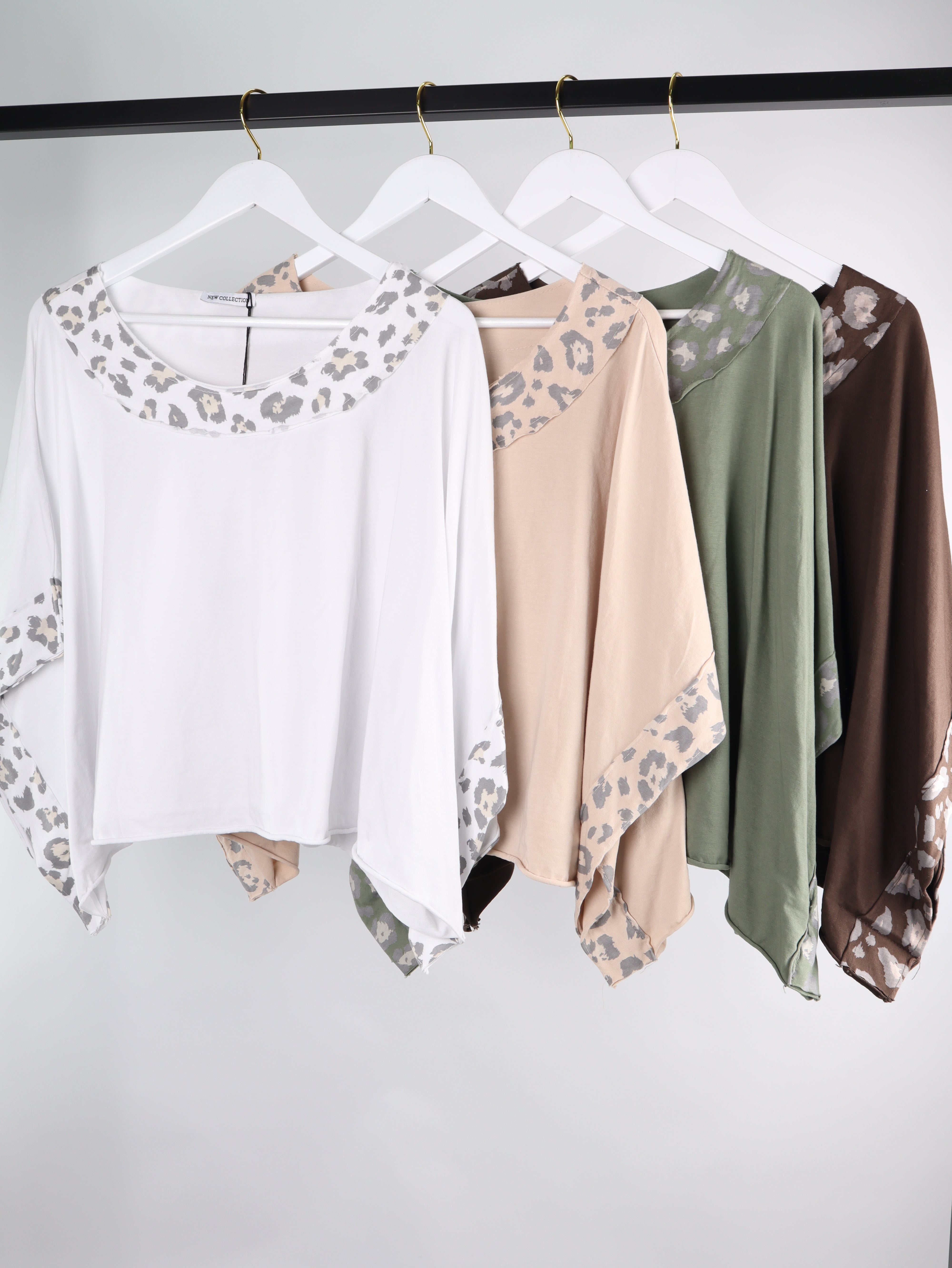 Oversize Poncho Shirt mit Leo-Details