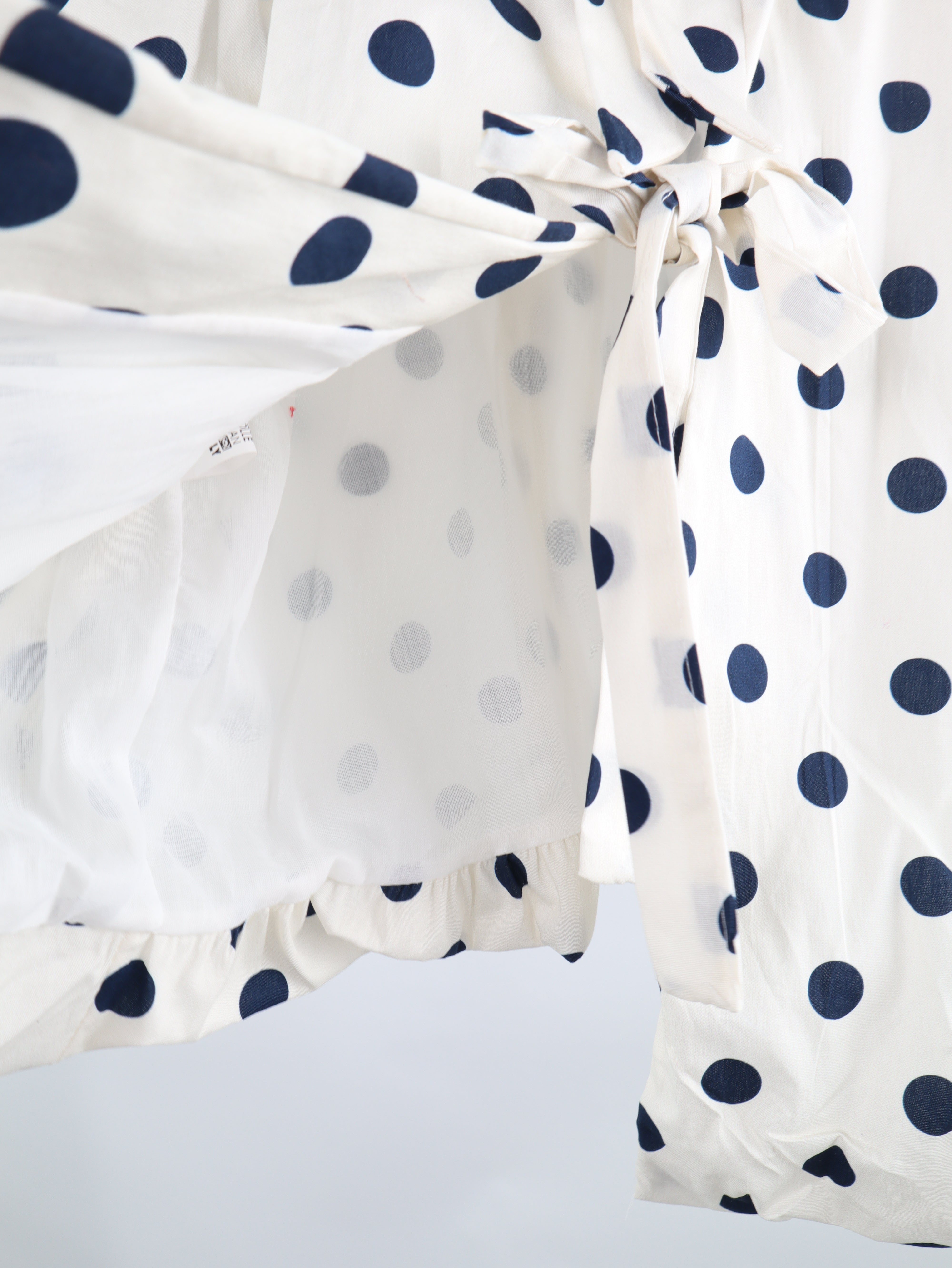 Oversize Polka-Dot Bluse mit Rückenschleifen