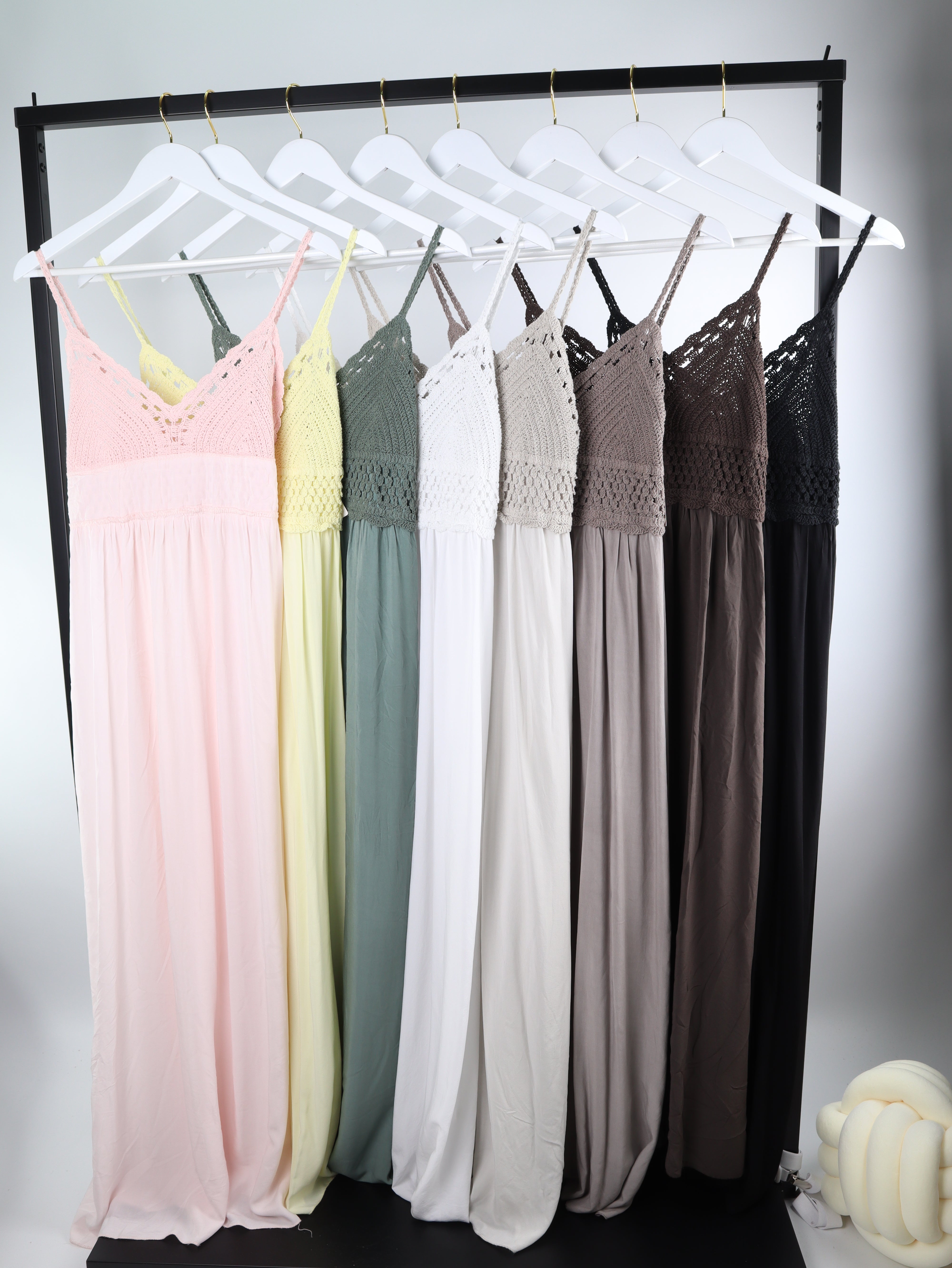 Maxikleid mit Häkel-Oberteil