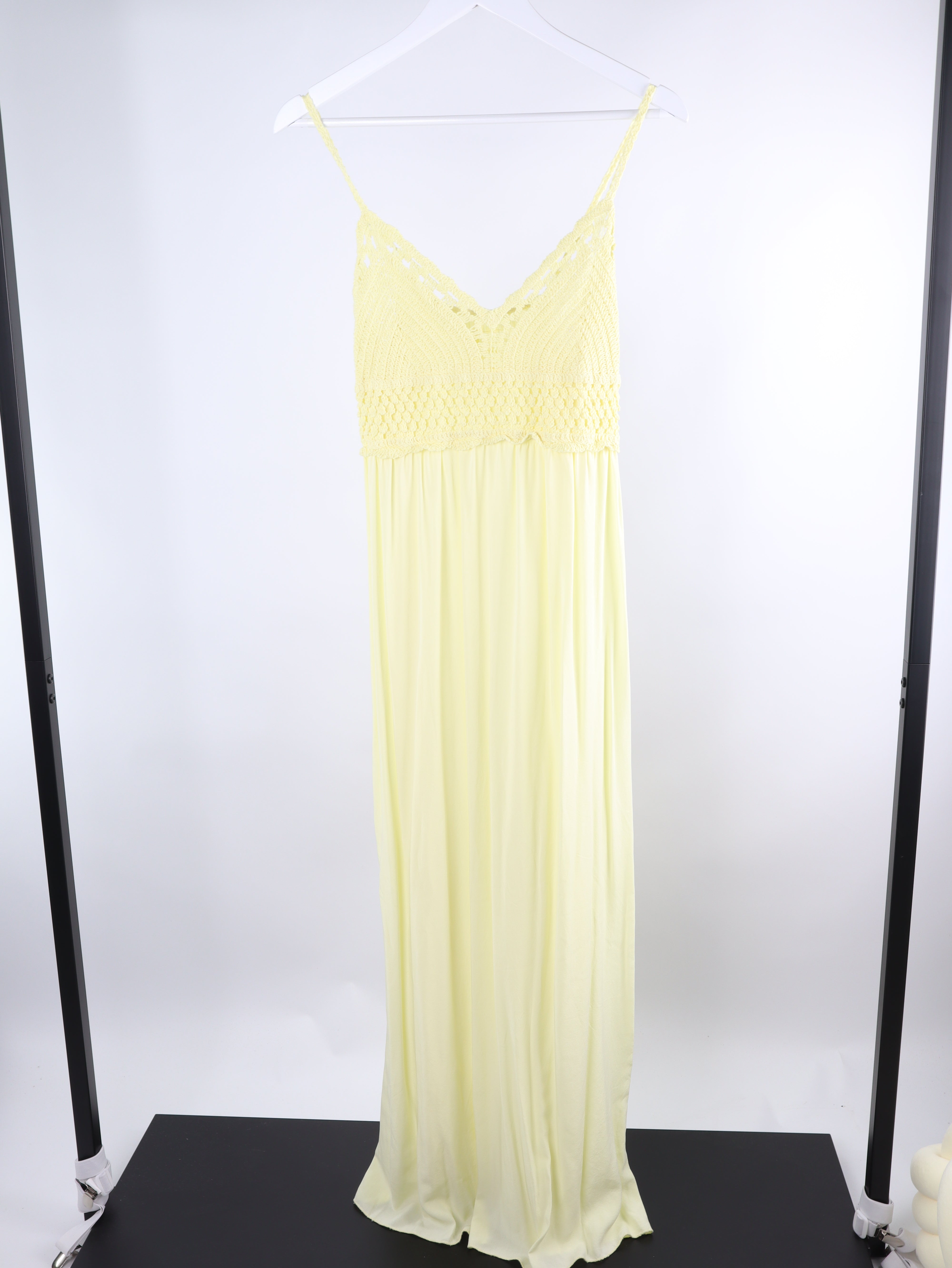 Maxikleid mit Häkel-Oberteil