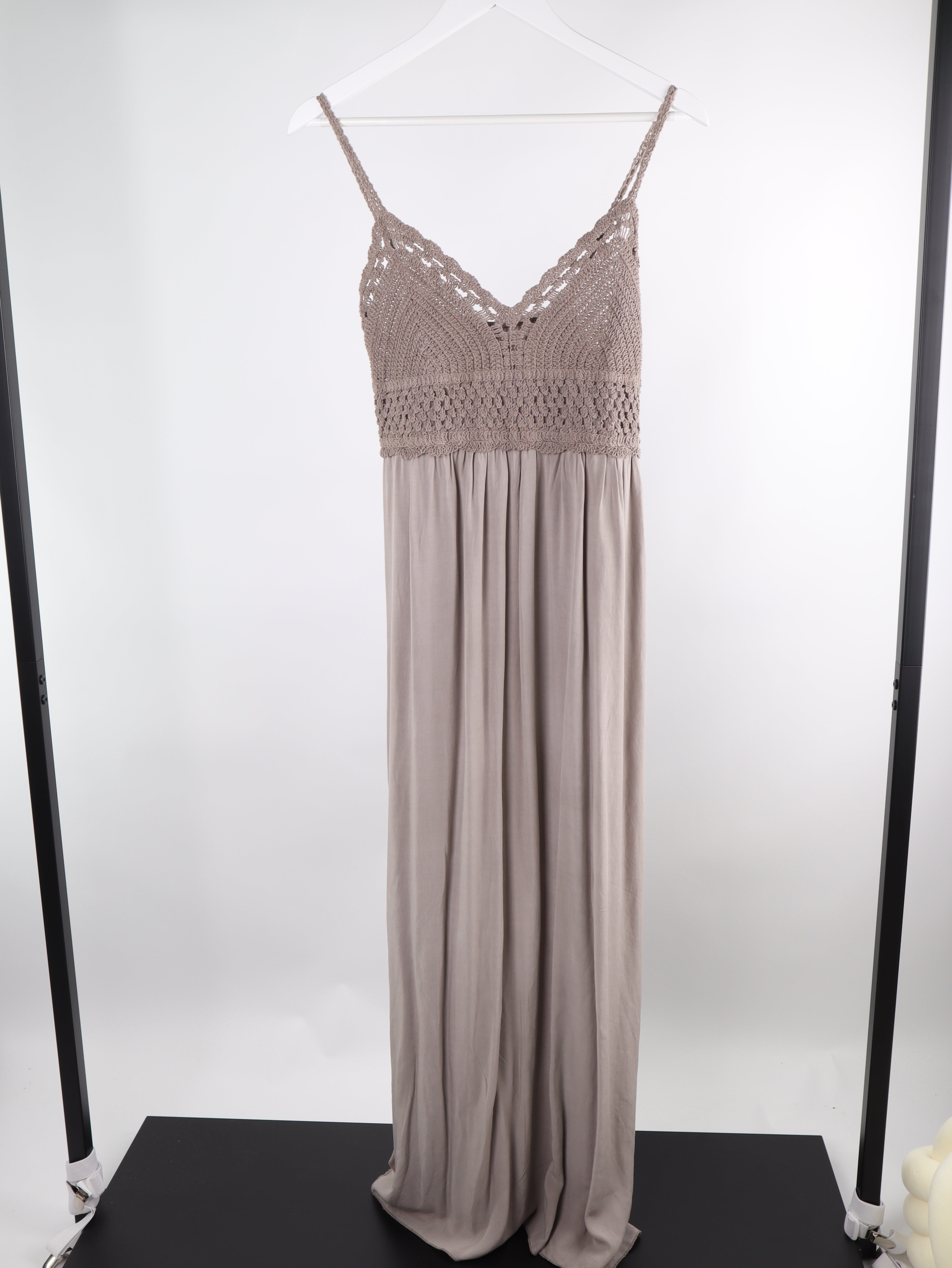 Maxikleid mit Häkel-Oberteil