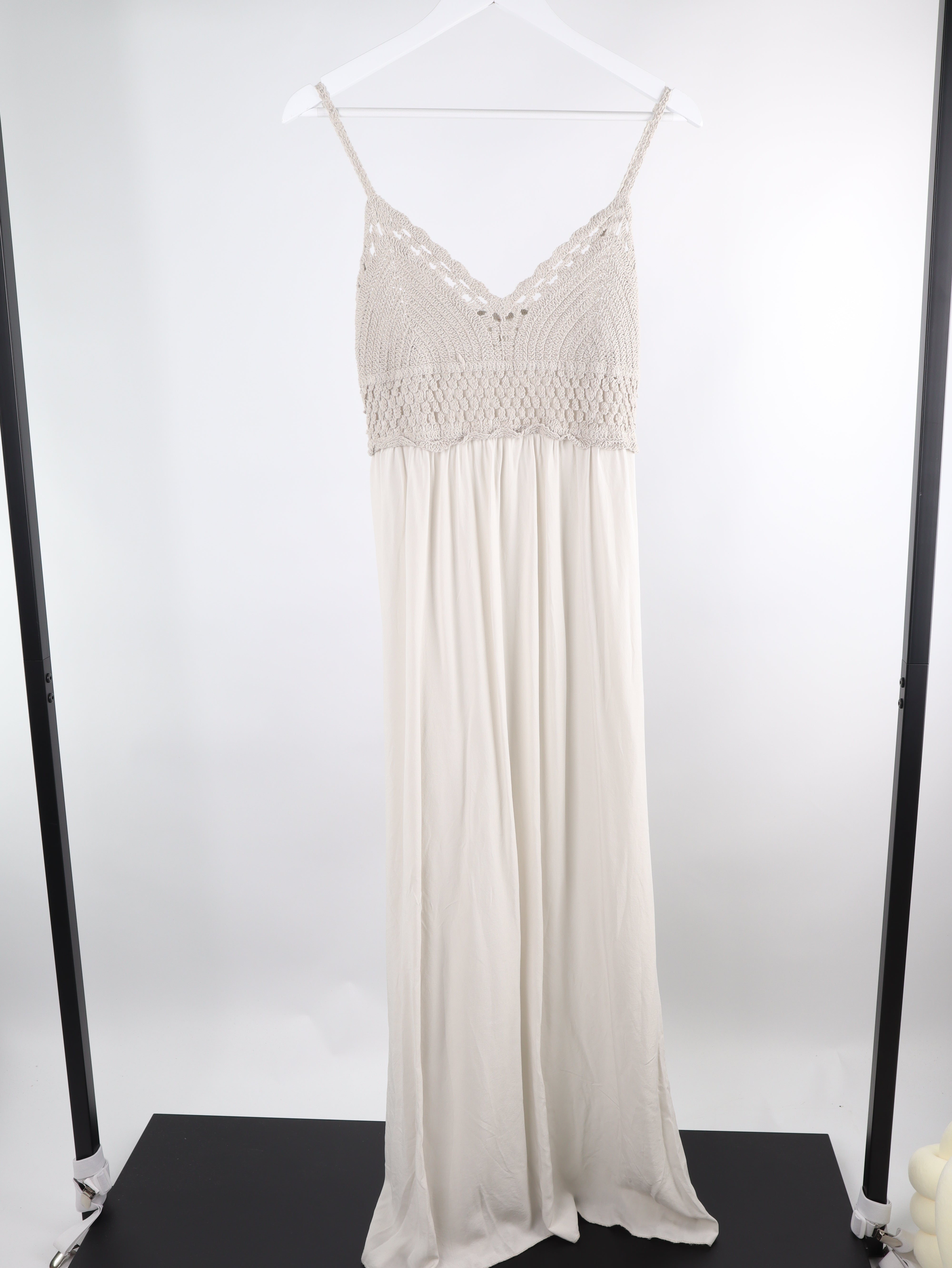 Maxikleid mit Häkel-Oberteil
