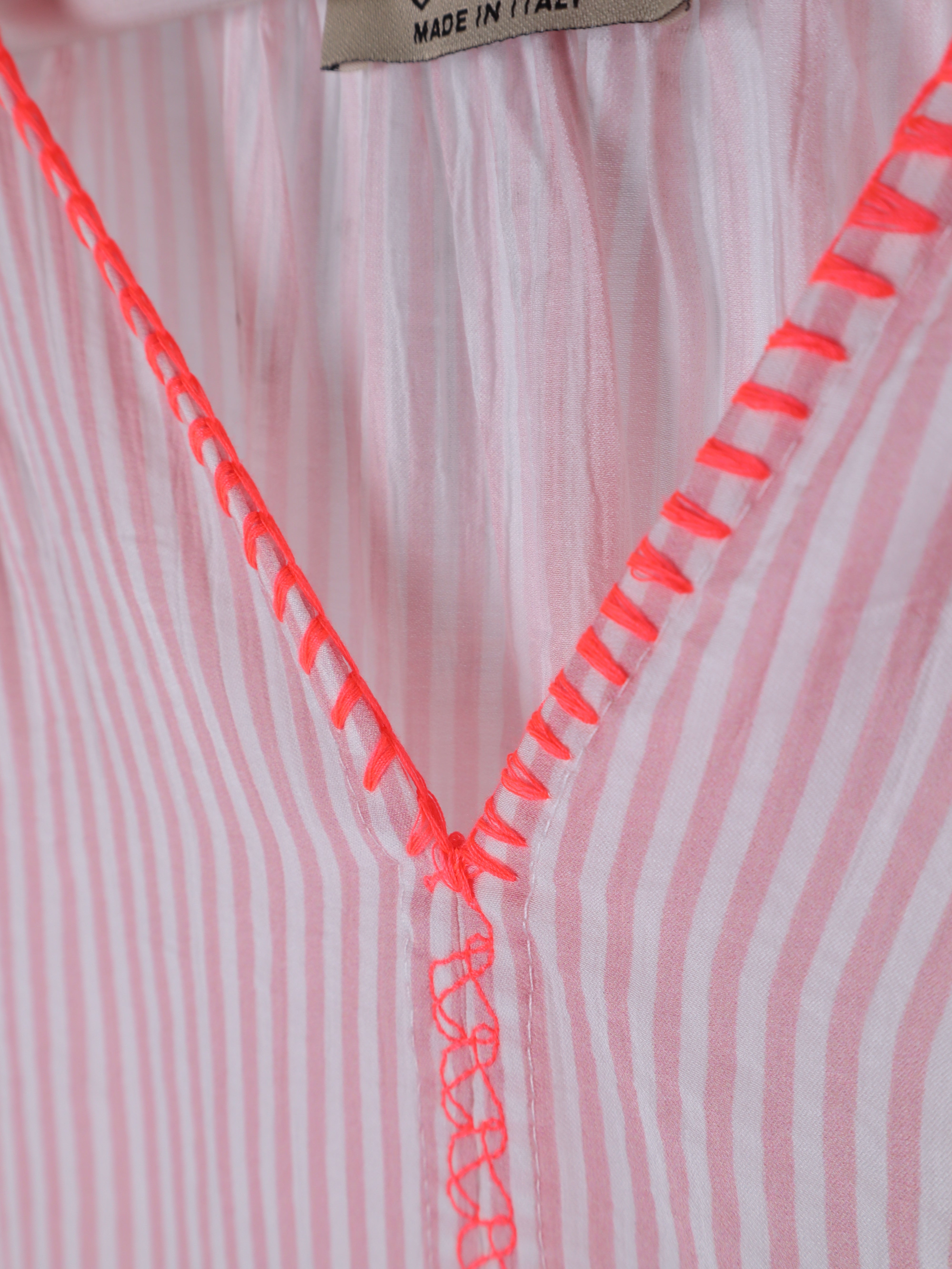 Streifen Viskosebluse mit Neon-Naht